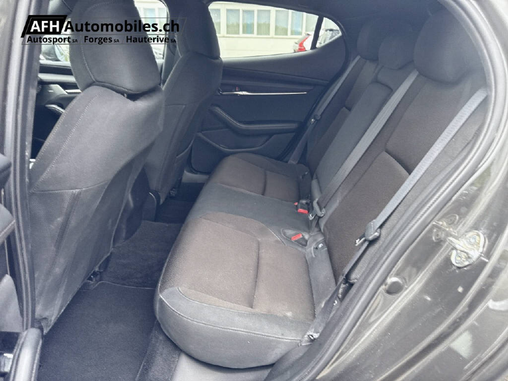 listing desktop thumbnail image 14