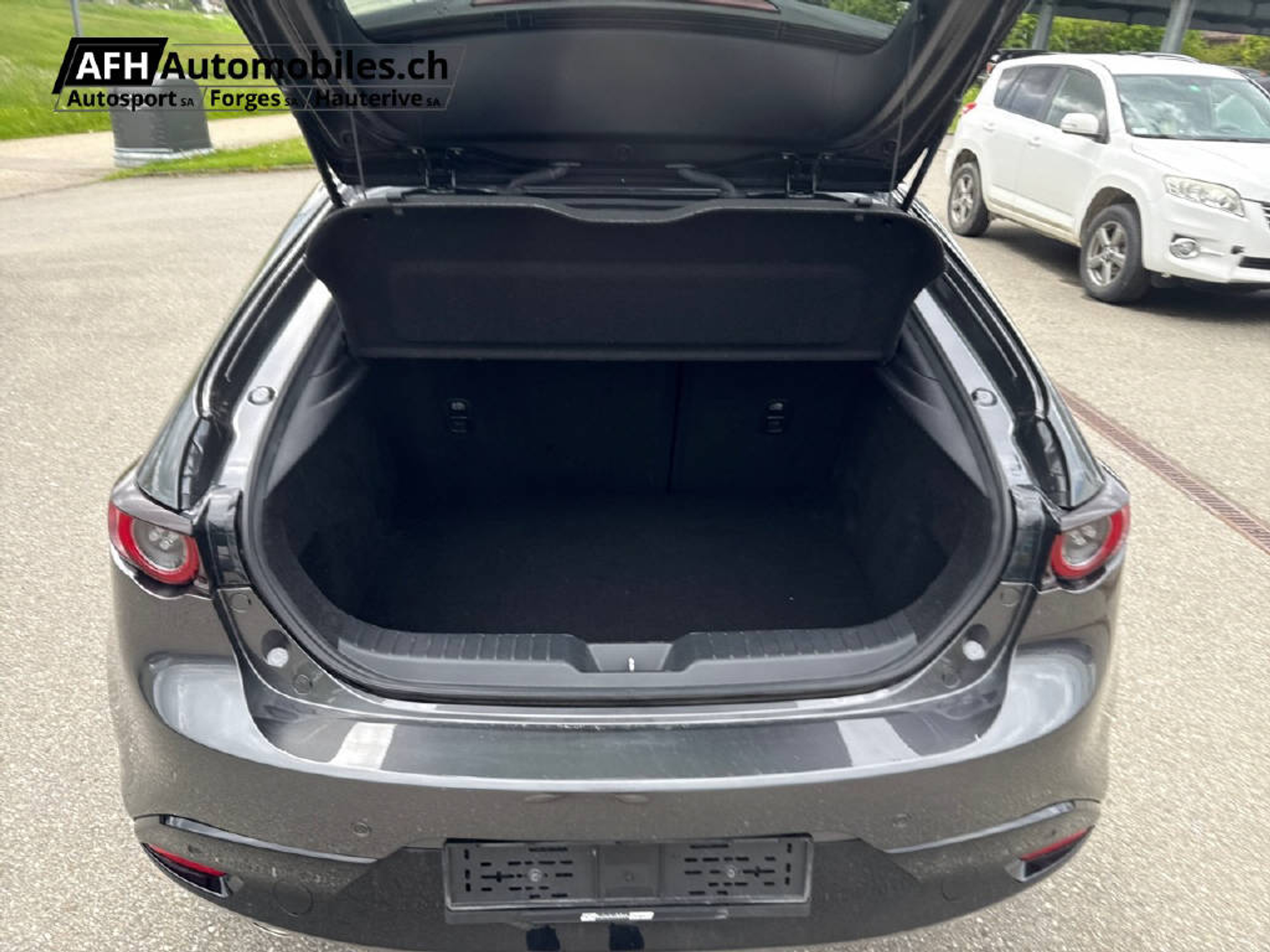 listing desktop thumbnail image 8