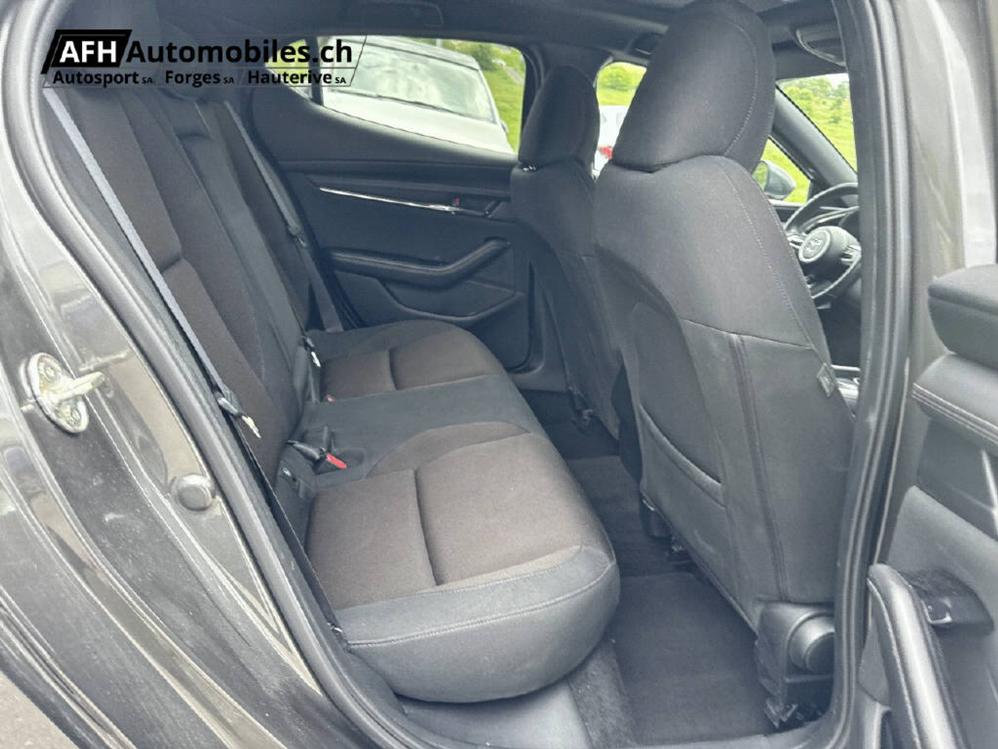 listing desktop thumbnail image 15