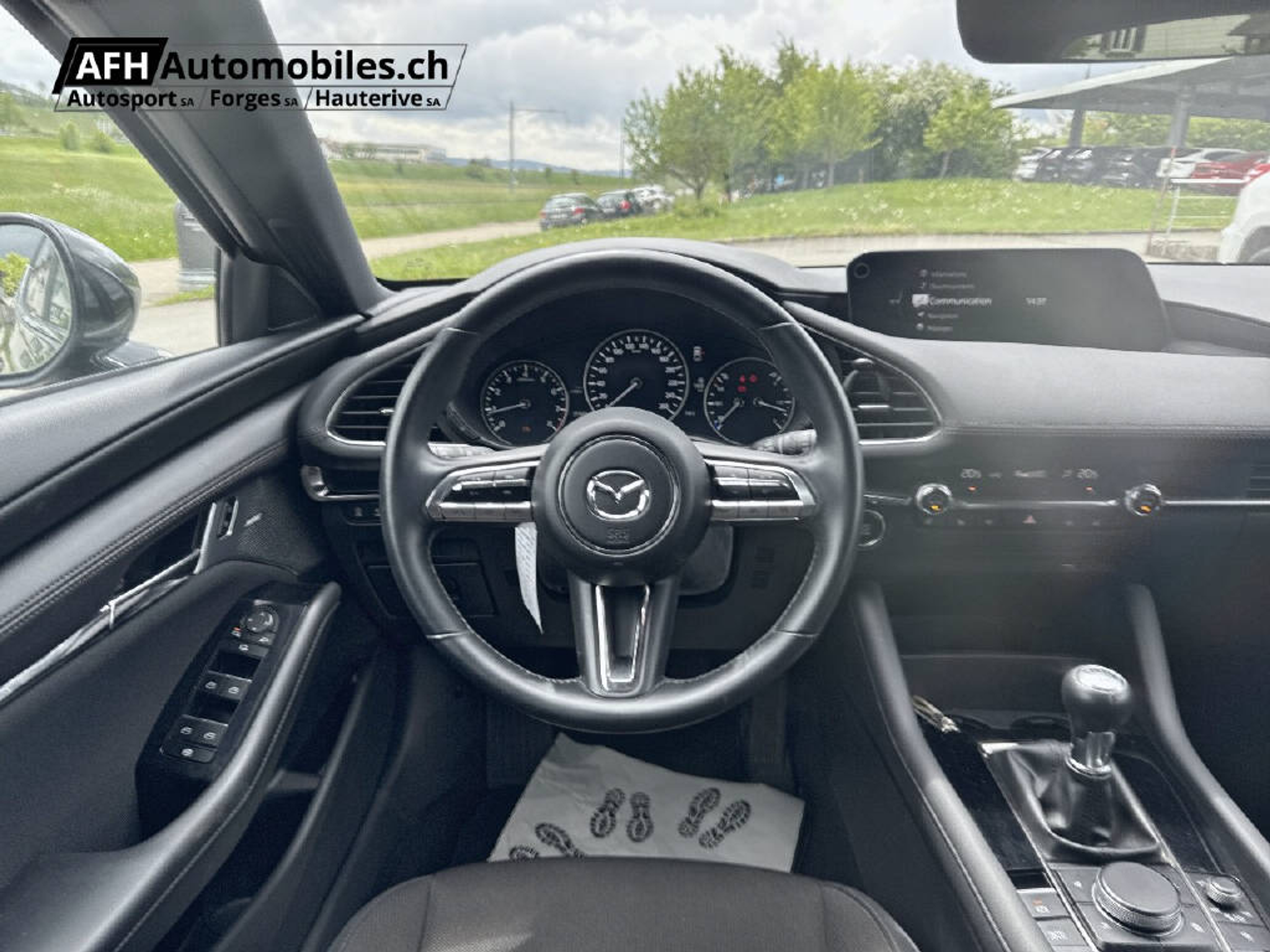 listing desktop thumbnail image 9