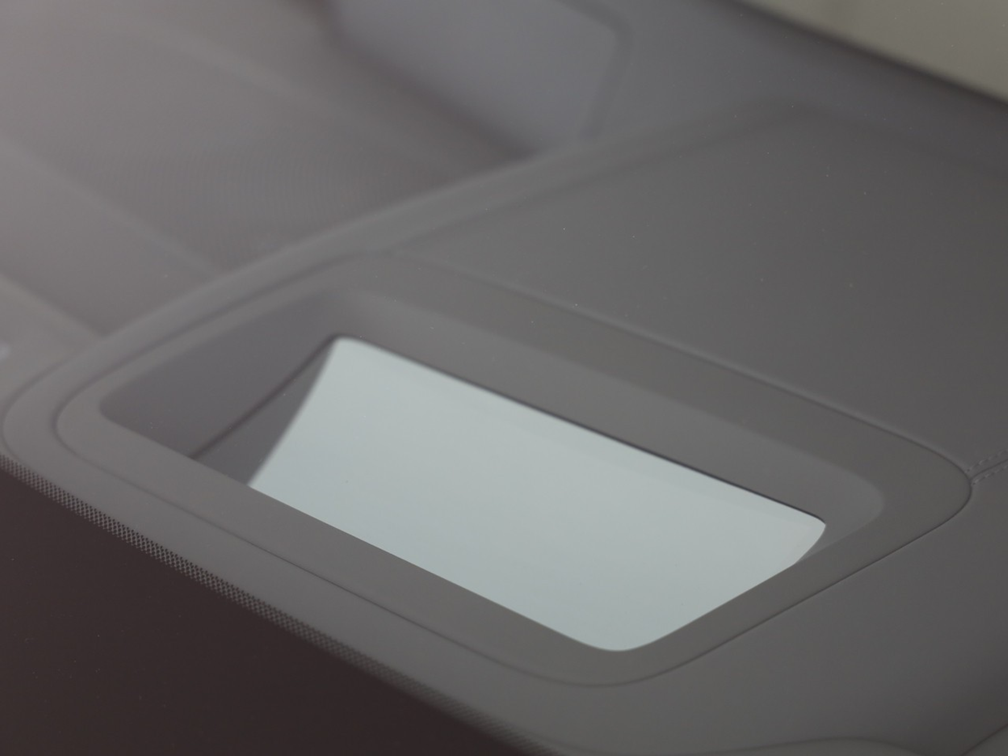 listing desktop thumbnail image 3