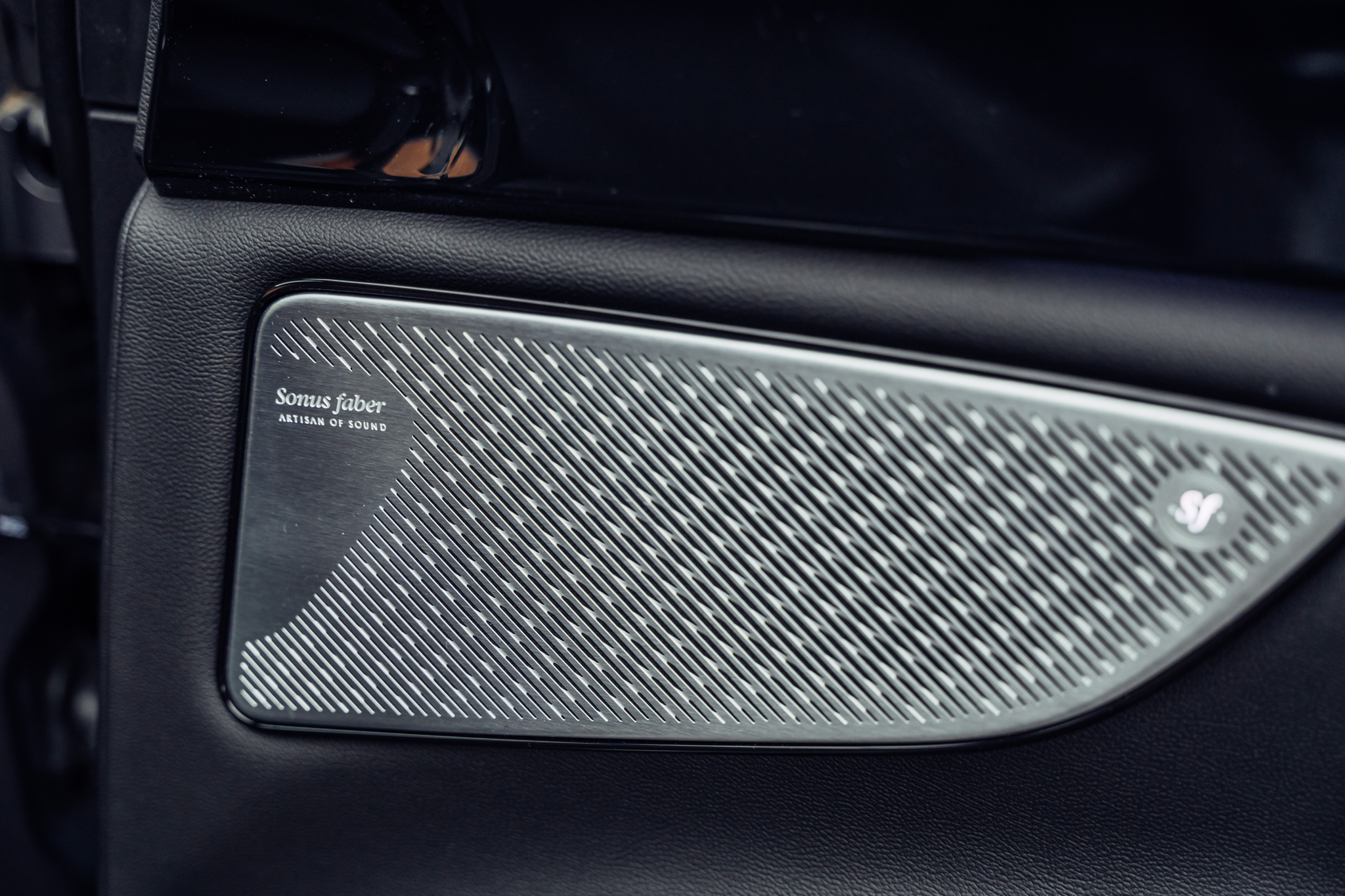 listing desktop thumbnail image 12