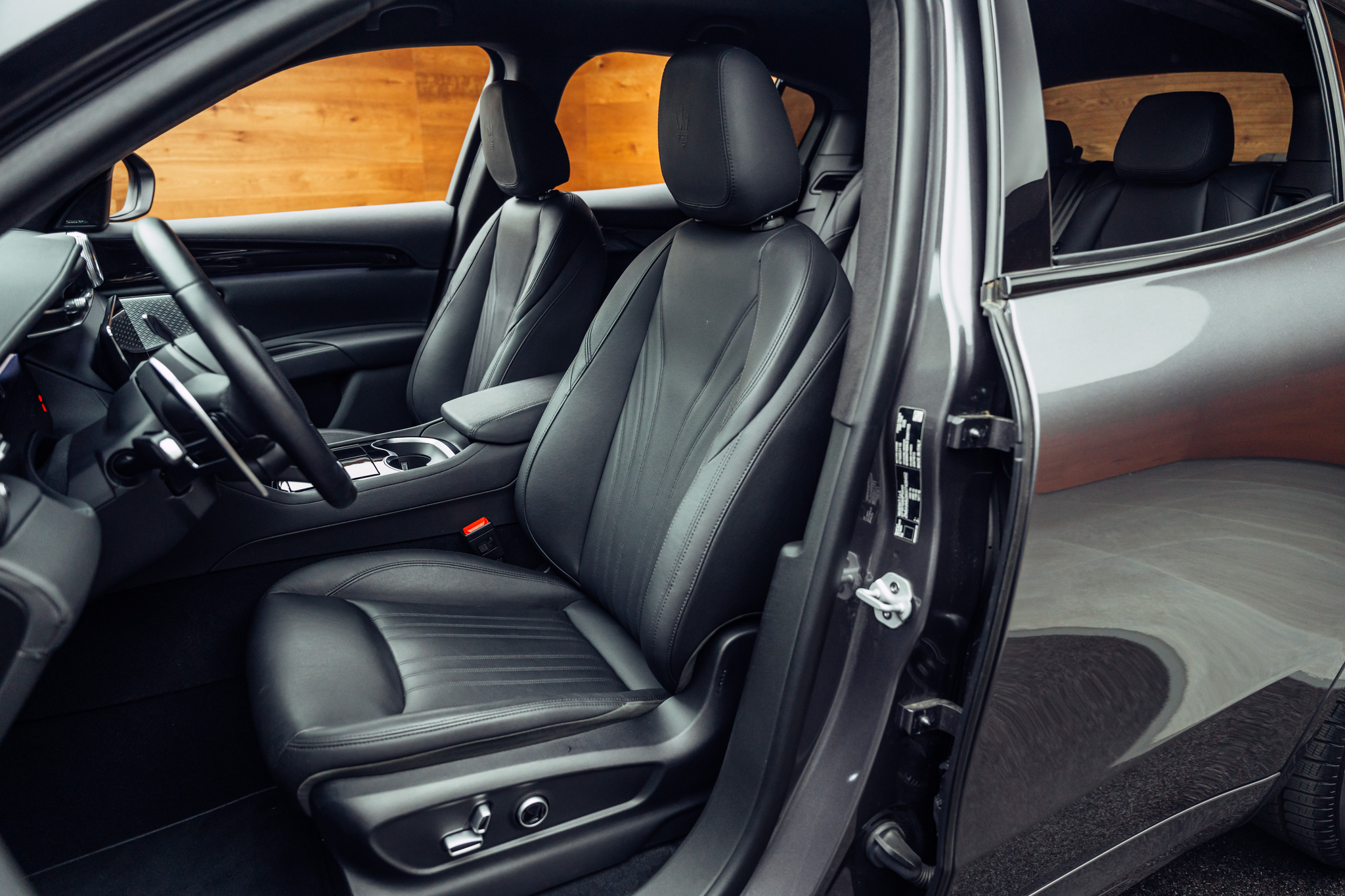 listing desktop thumbnail image 7