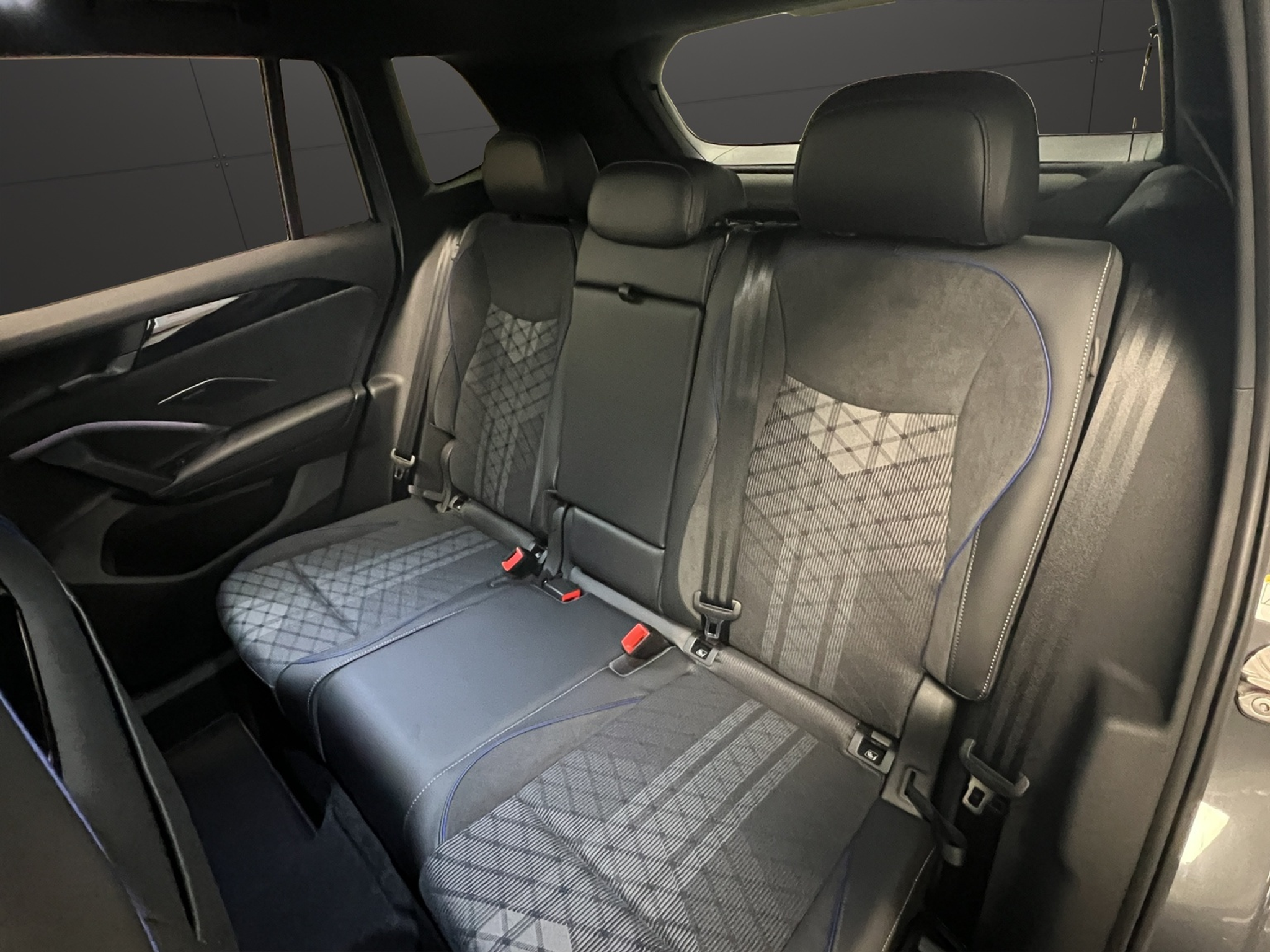 listing desktop thumbnail image 9