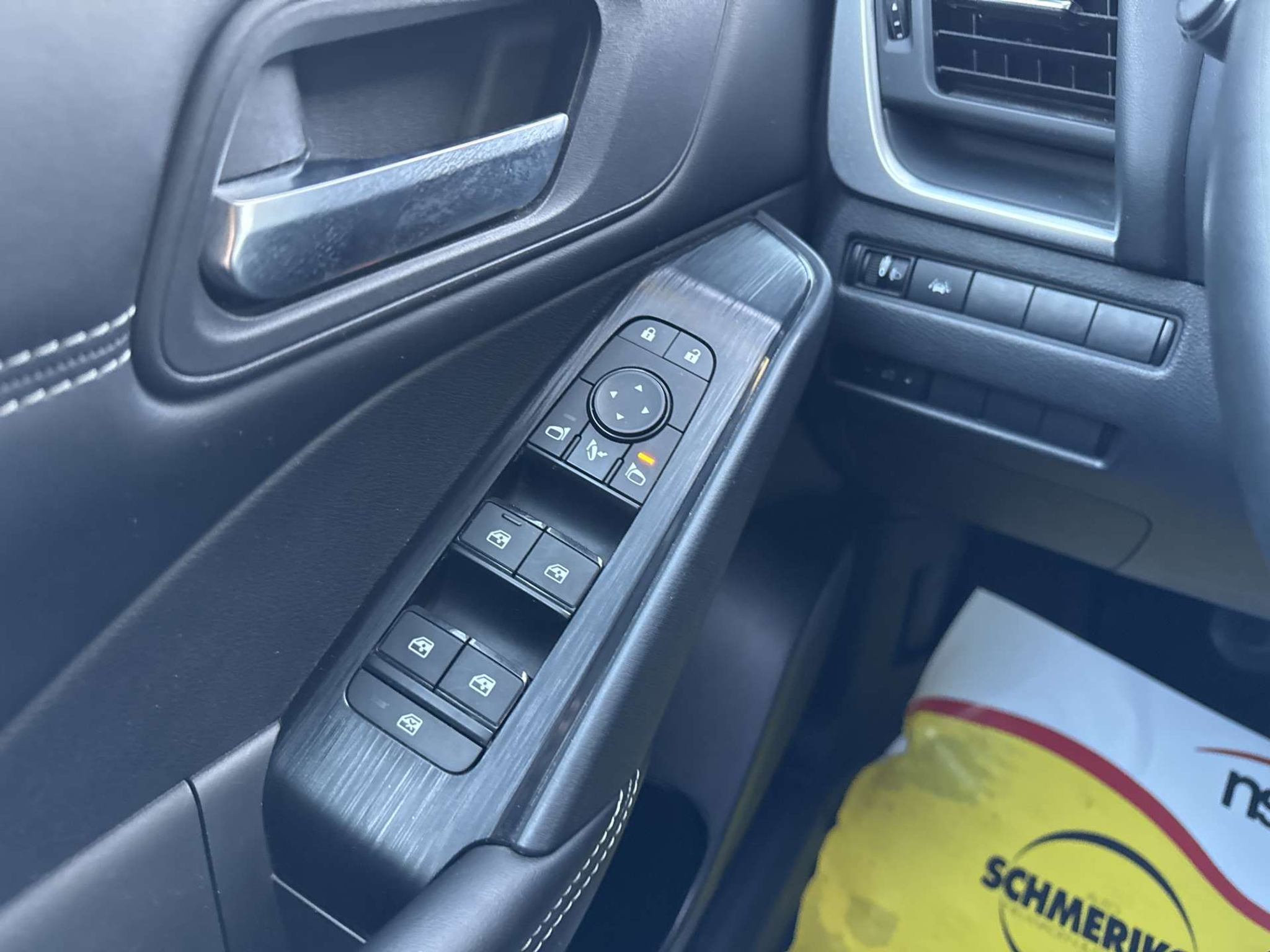 listing desktop thumbnail image 15