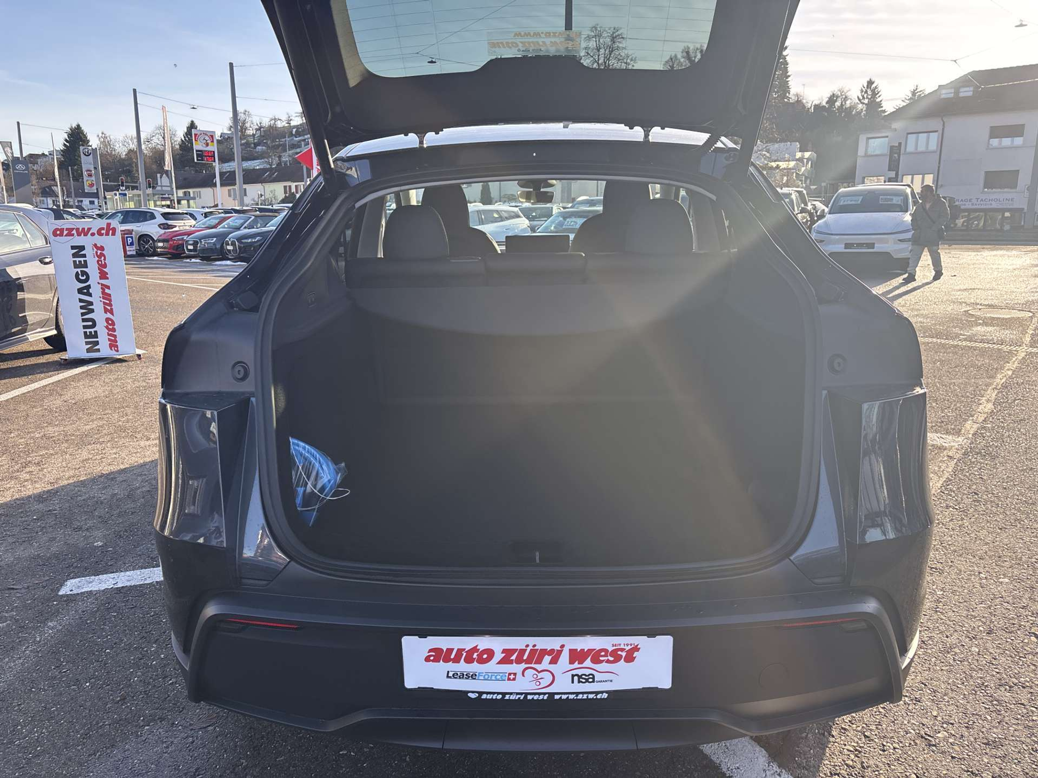 listing desktop thumbnail image 7