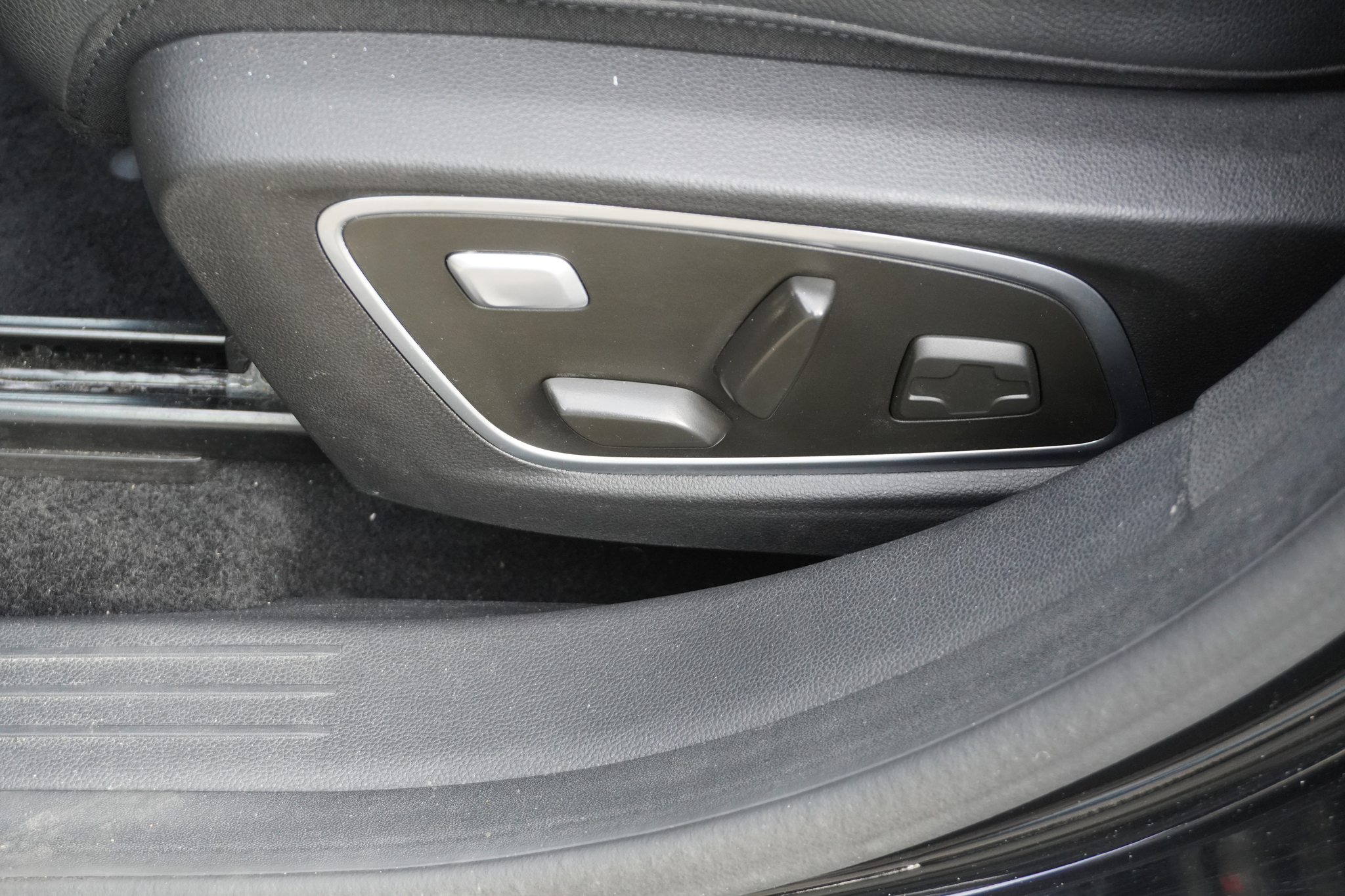 listing desktop thumbnail image 29