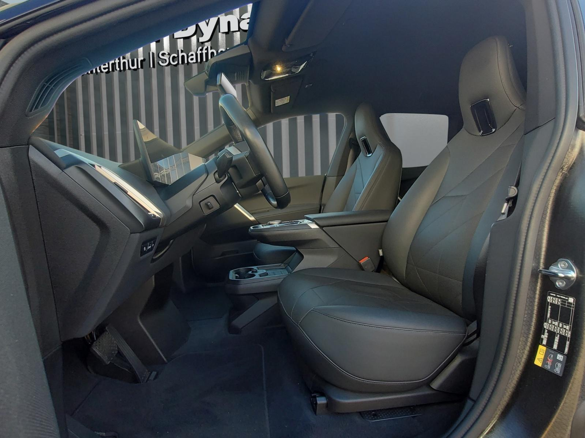 listing desktop thumbnail image 18