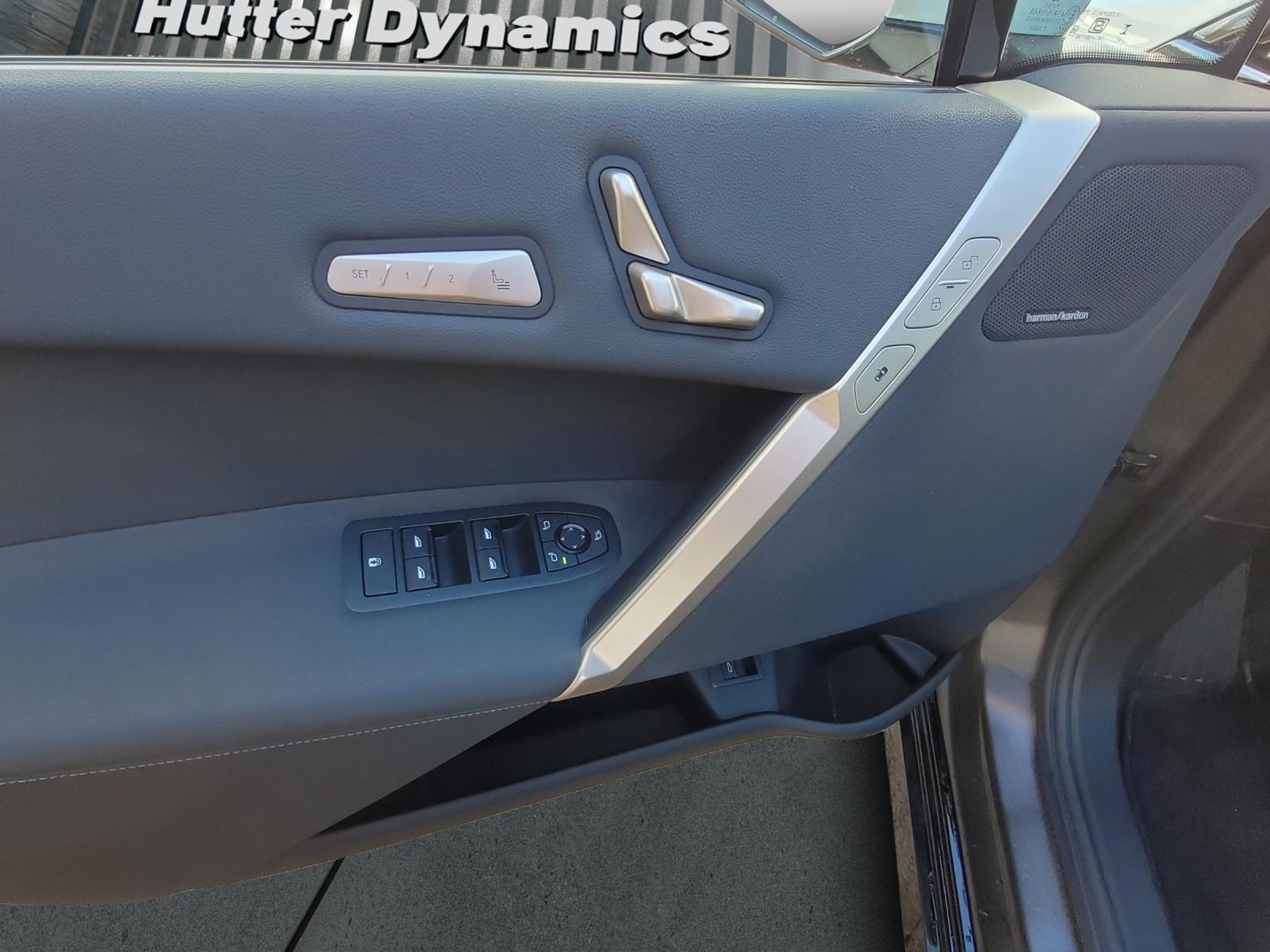 listing desktop thumbnail image 16