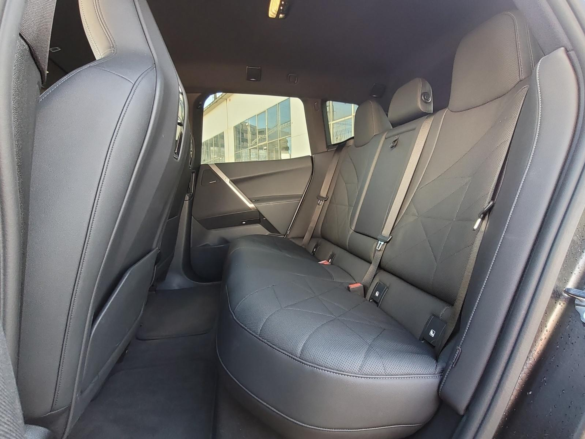 listing desktop thumbnail image 21