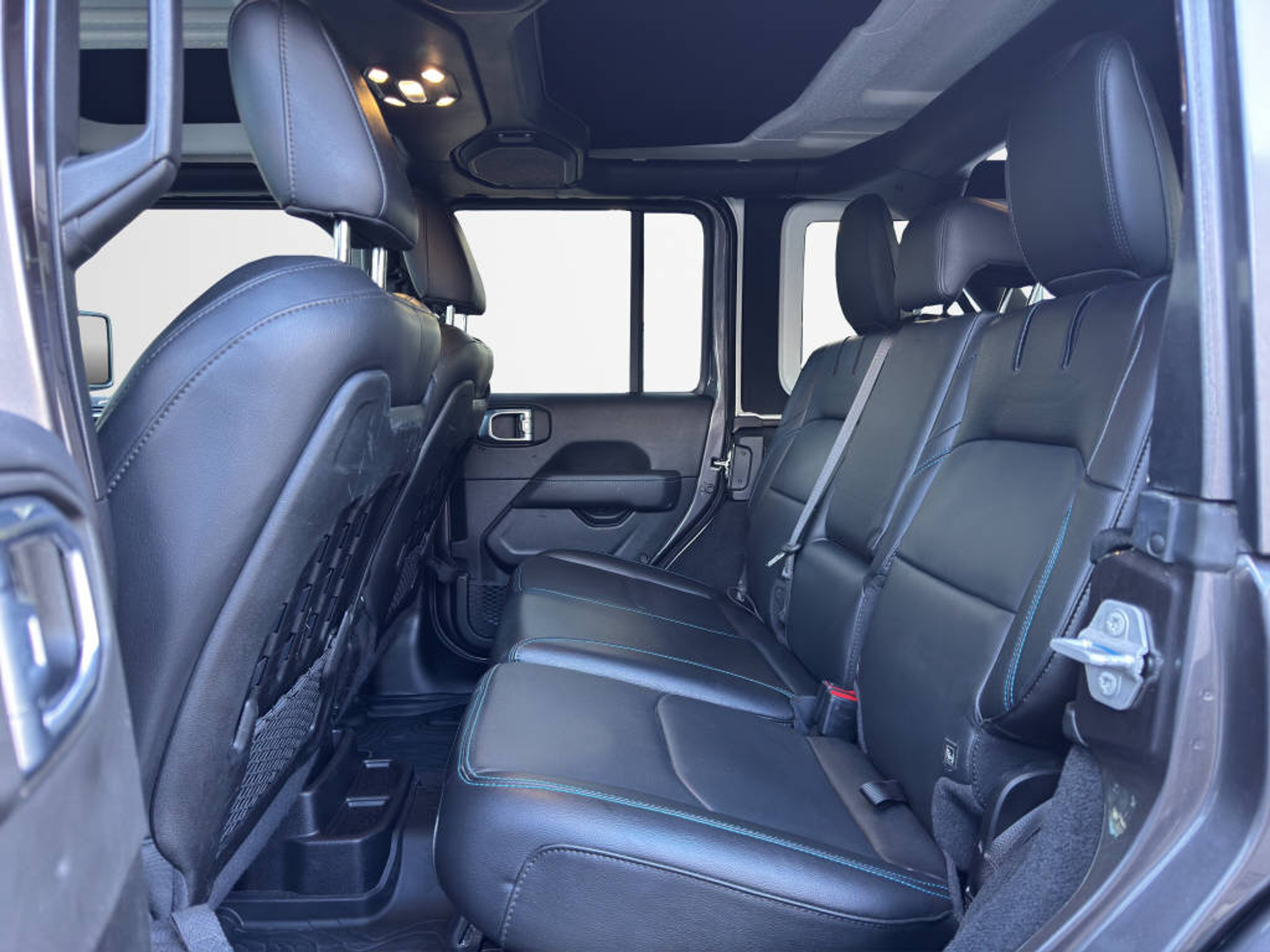 listing desktop thumbnail image 14