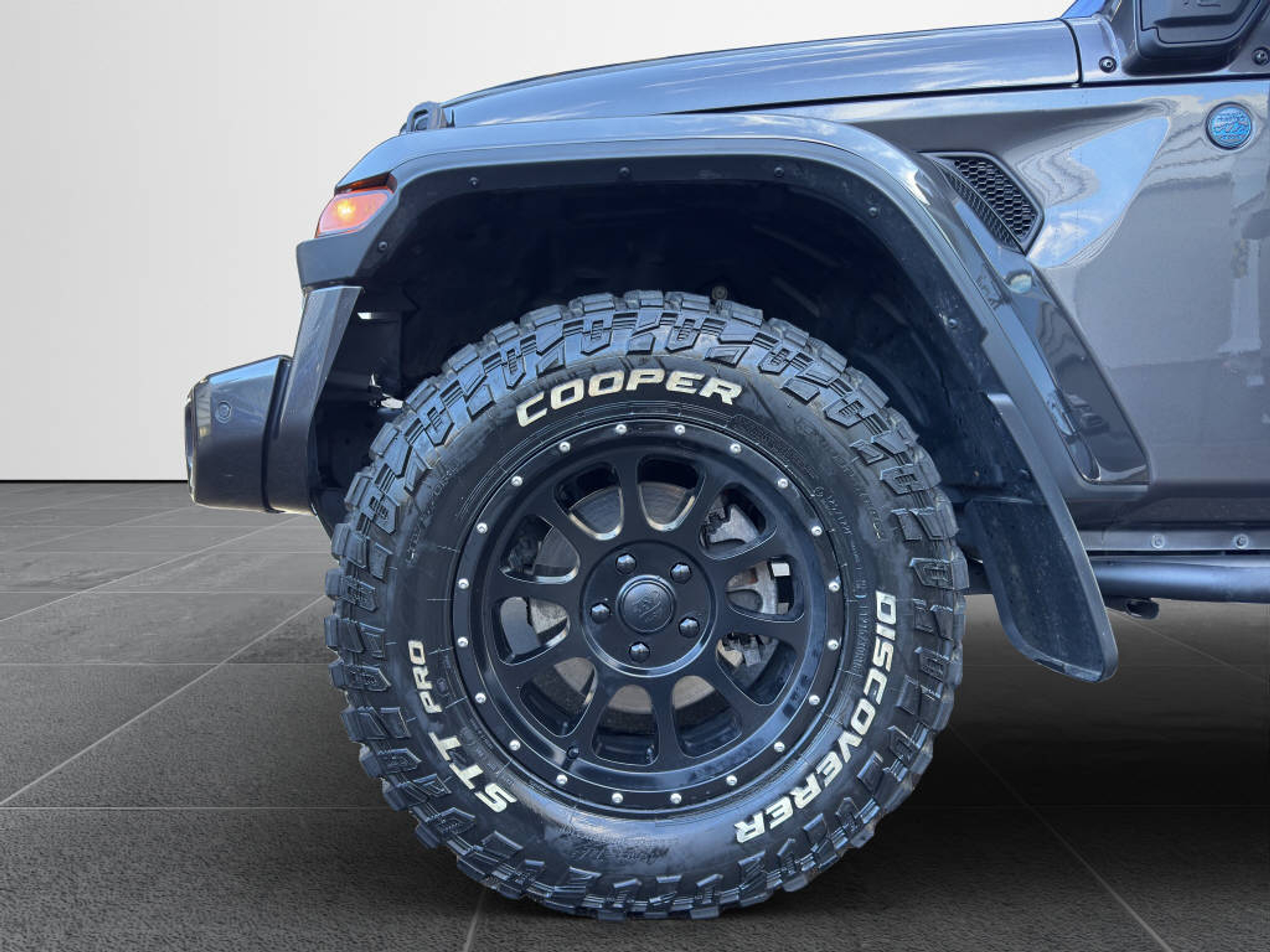 listing desktop thumbnail image 18