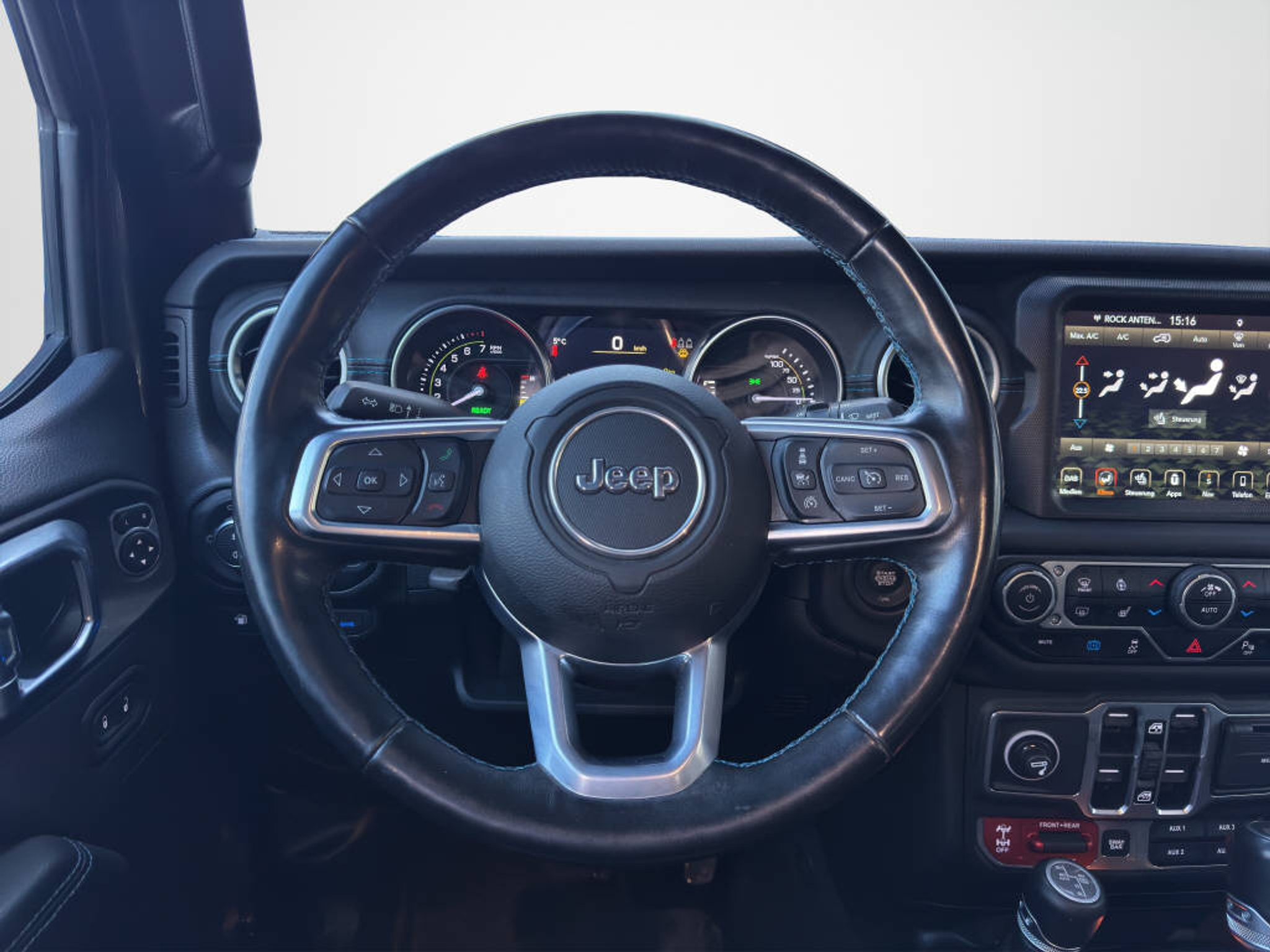 listing desktop thumbnail image 9