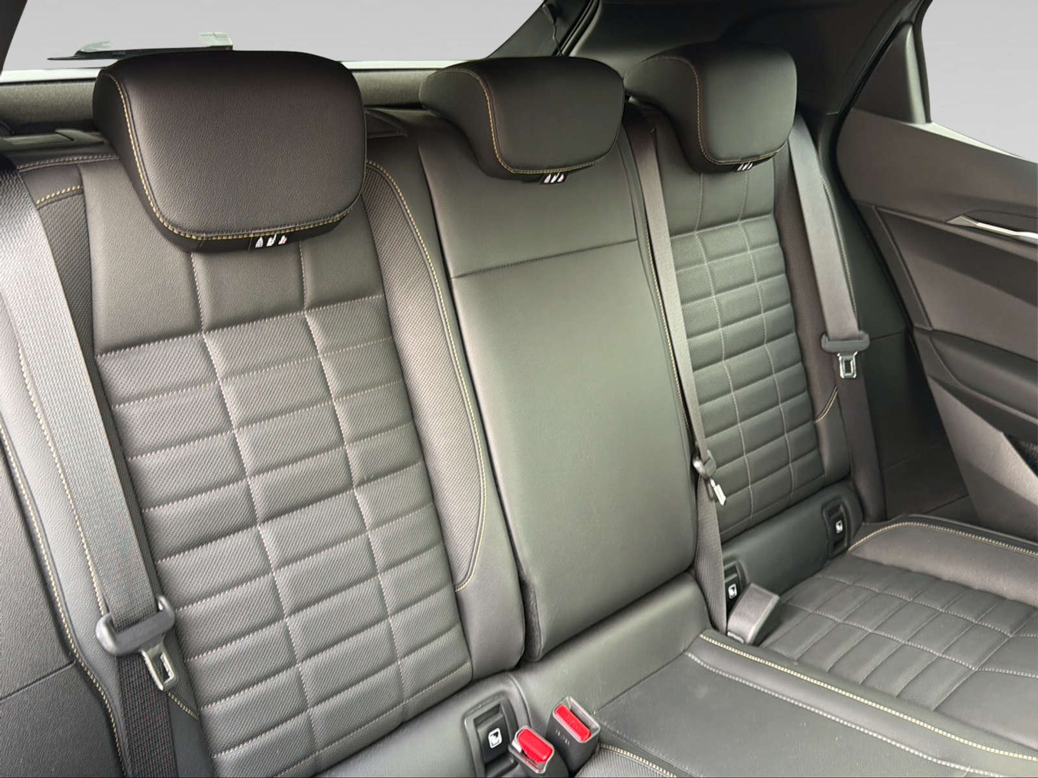 listing desktop thumbnail image 11