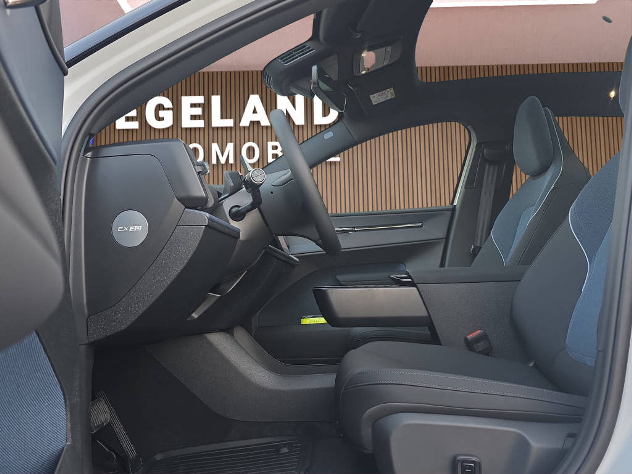 listing desktop thumbnail image 11