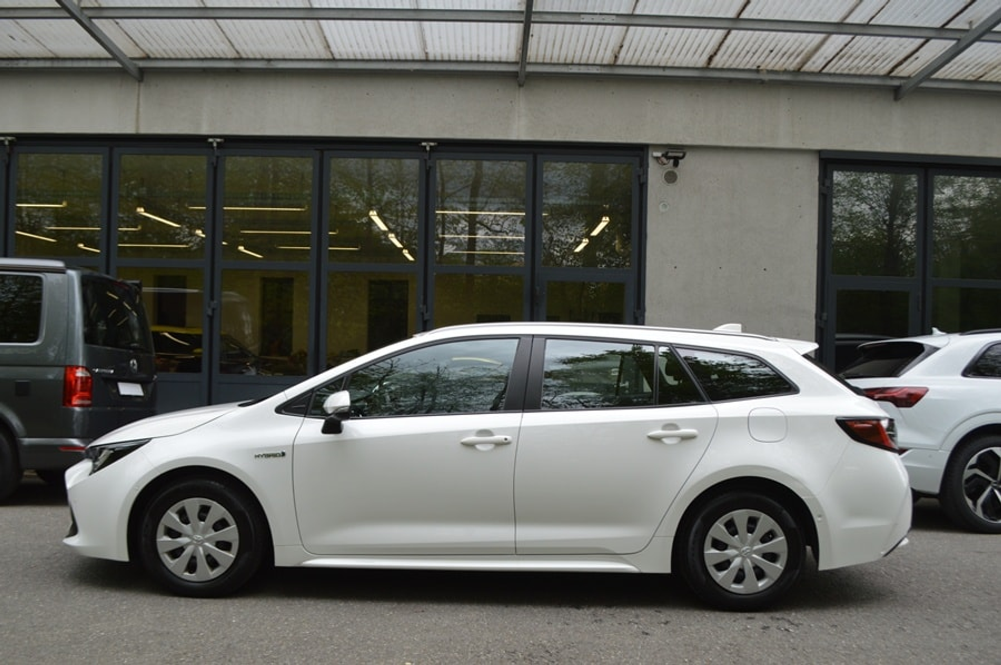 listing desktop thumbnail image 15