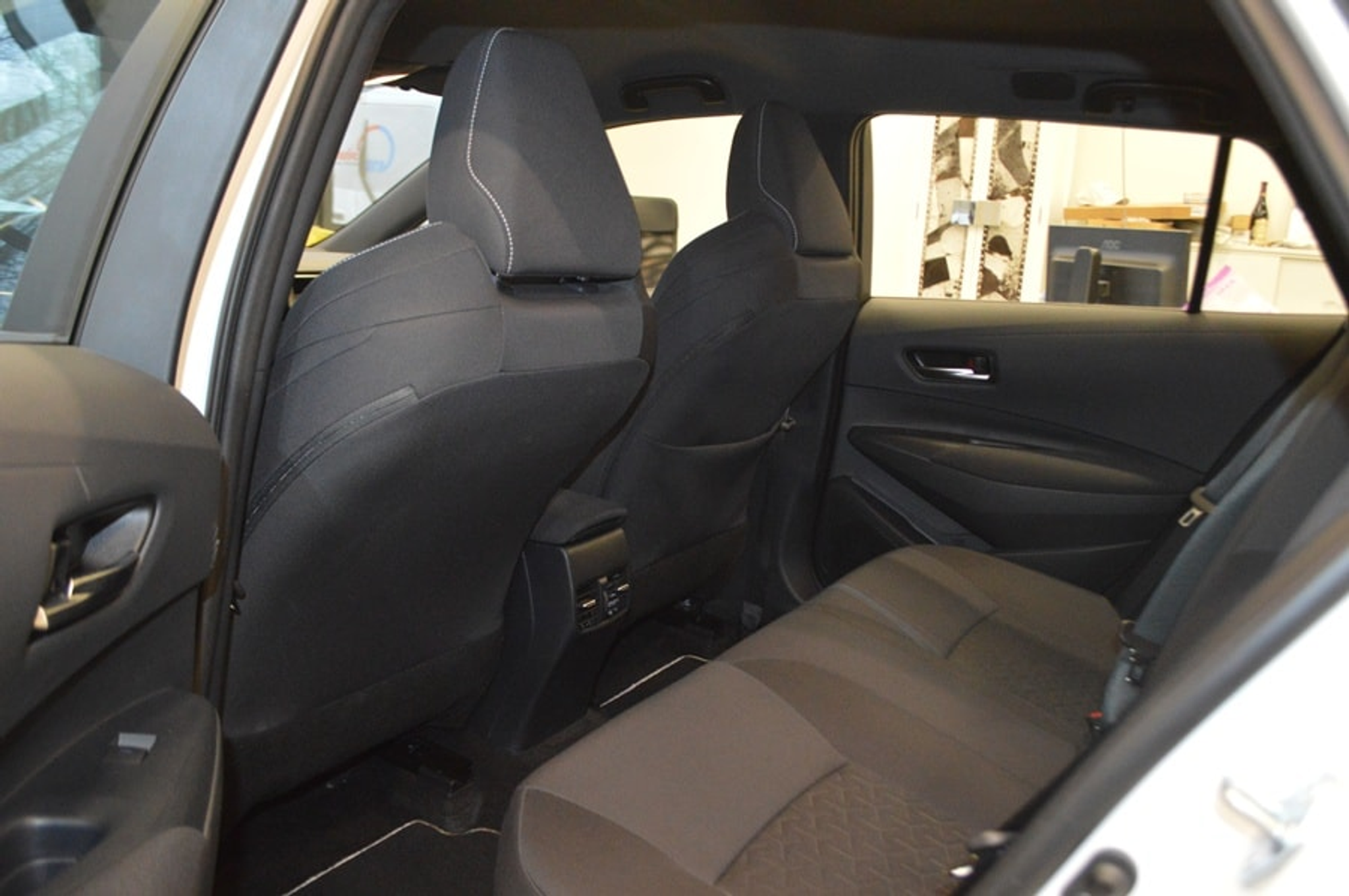 listing desktop thumbnail image 8