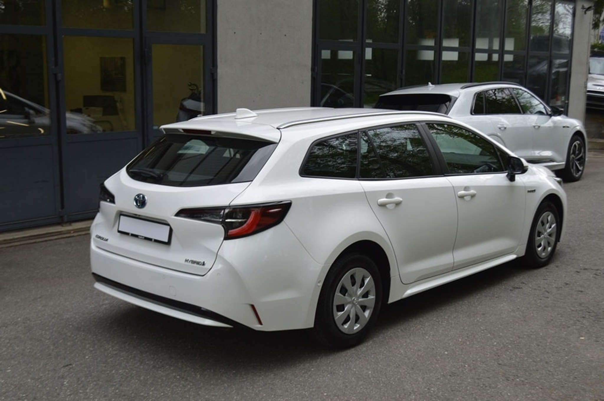 listing desktop thumbnail image 4