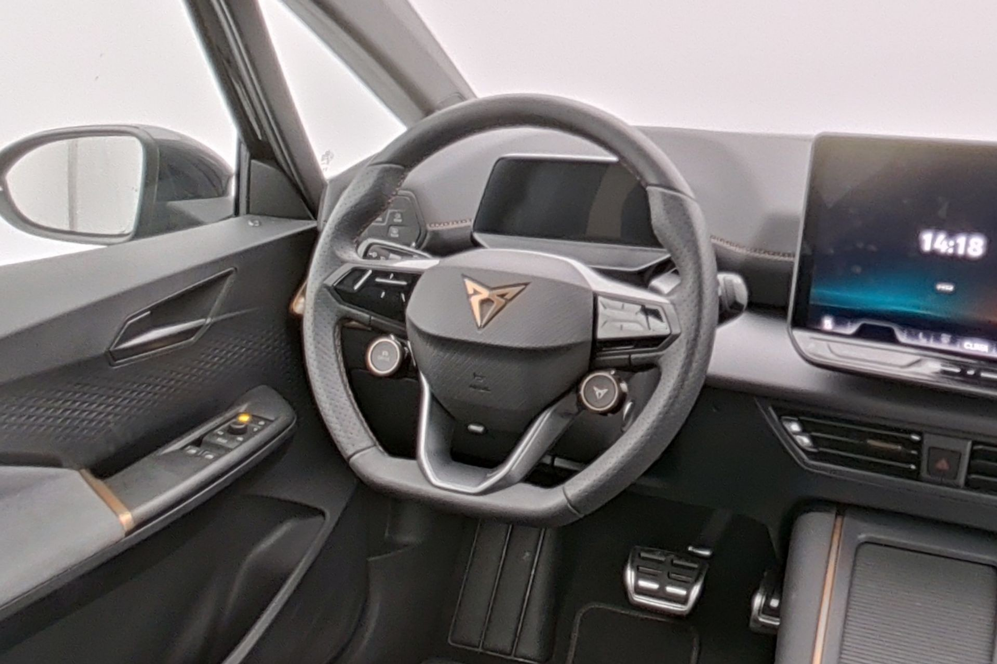 listing desktop thumbnail image 8