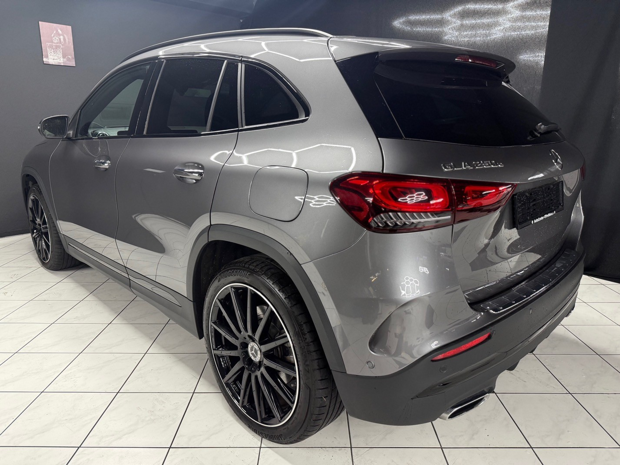 listing desktop thumbnail image 6