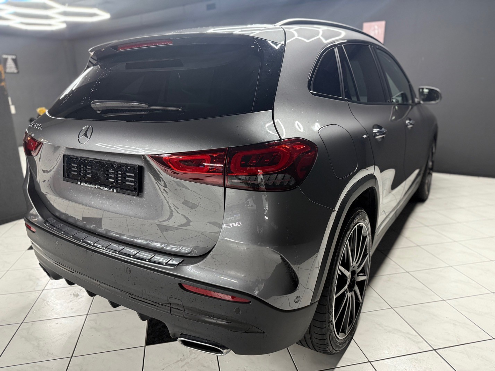 listing desktop thumbnail image 5