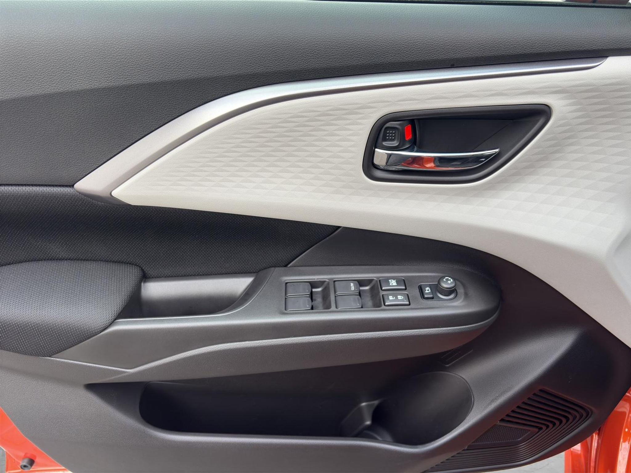 listing desktop thumbnail image 16