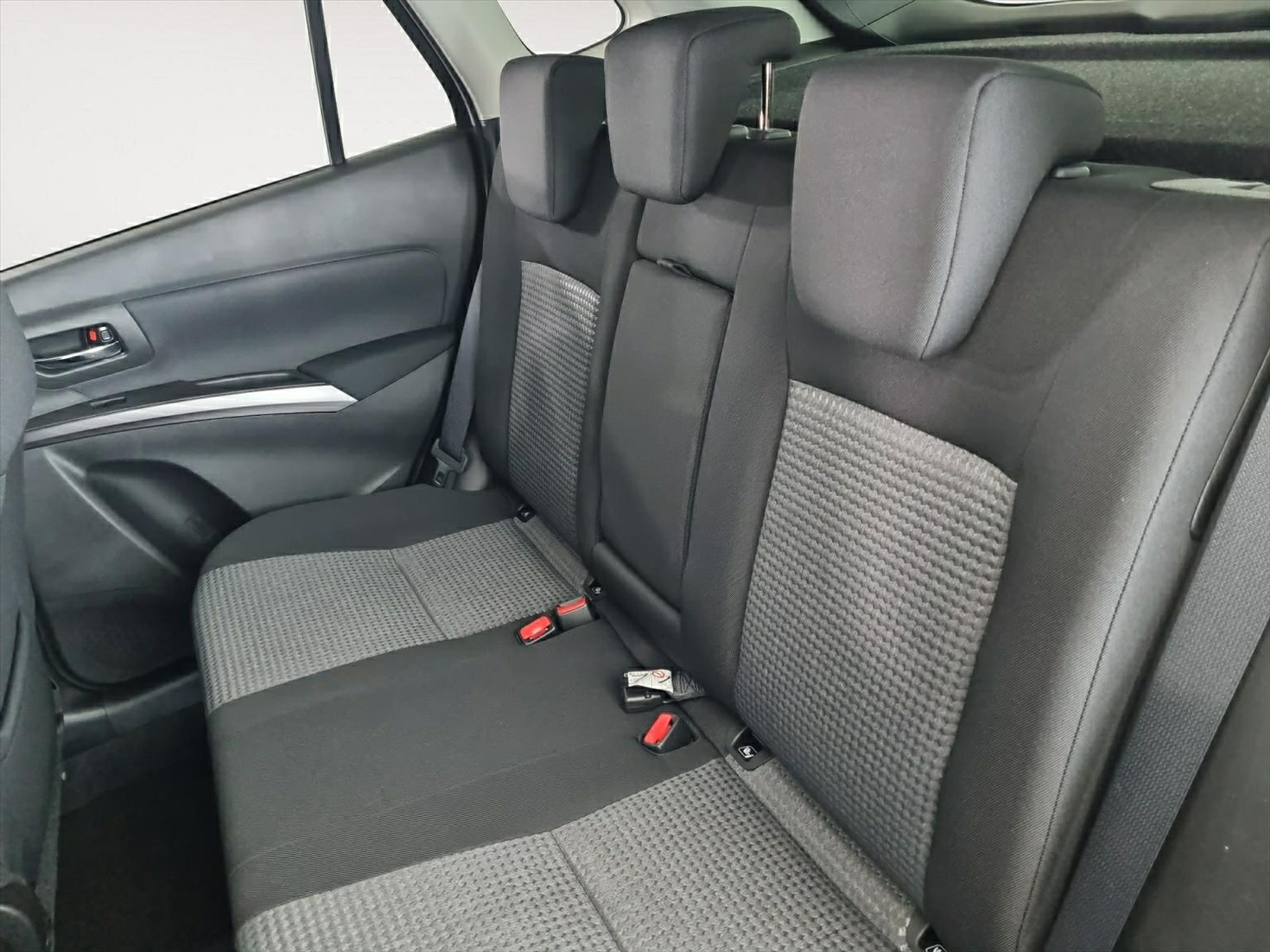 listing desktop thumbnail image 14