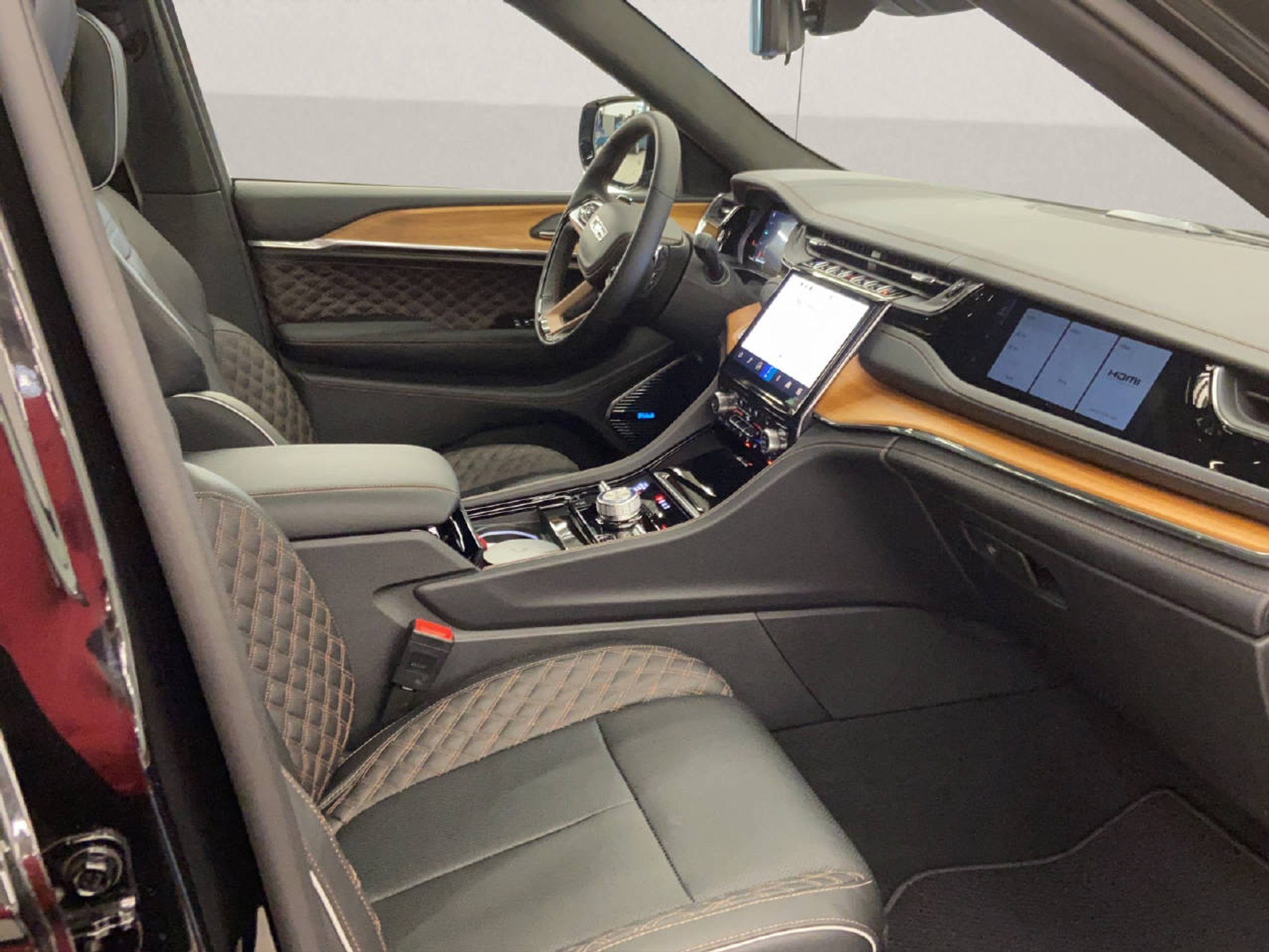 listing desktop thumbnail image 10