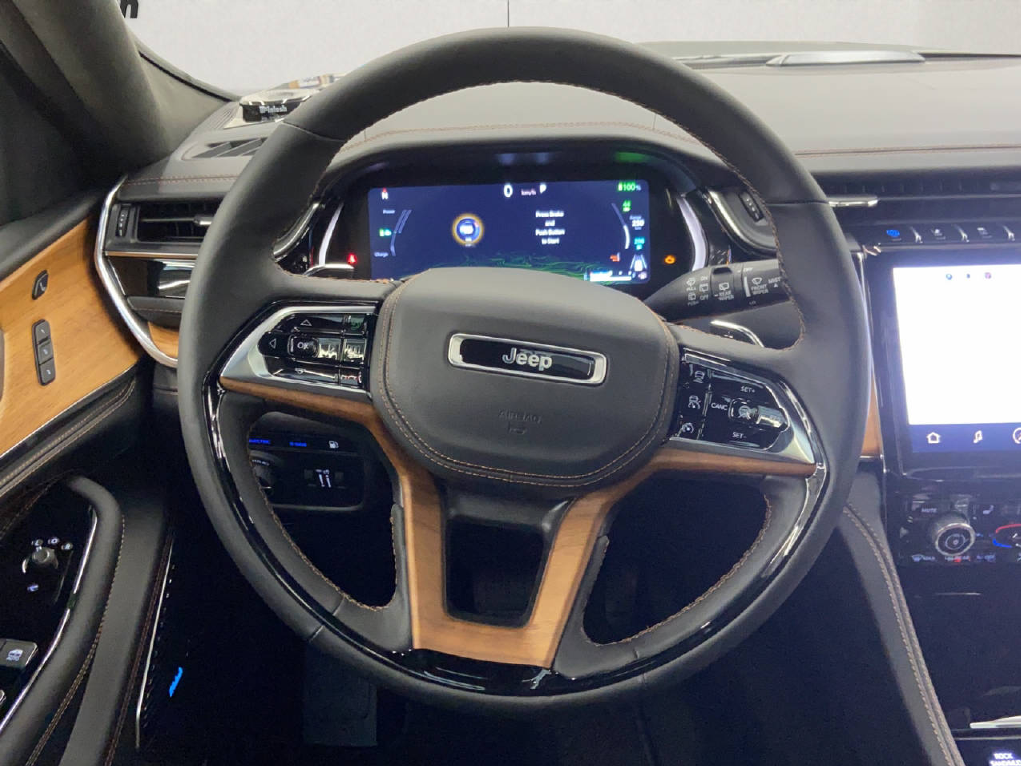 listing desktop thumbnail image 8