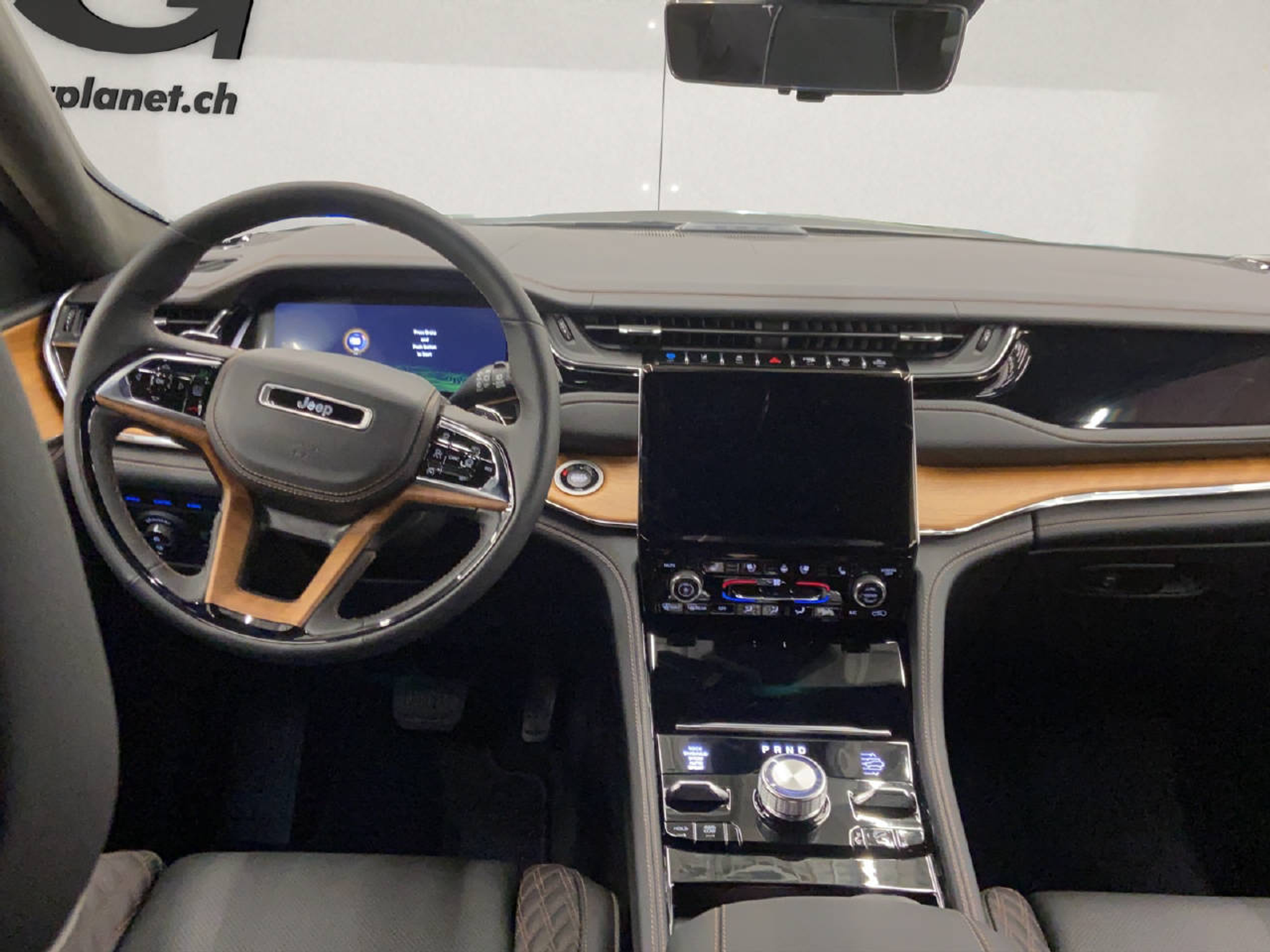 listing desktop thumbnail image 5