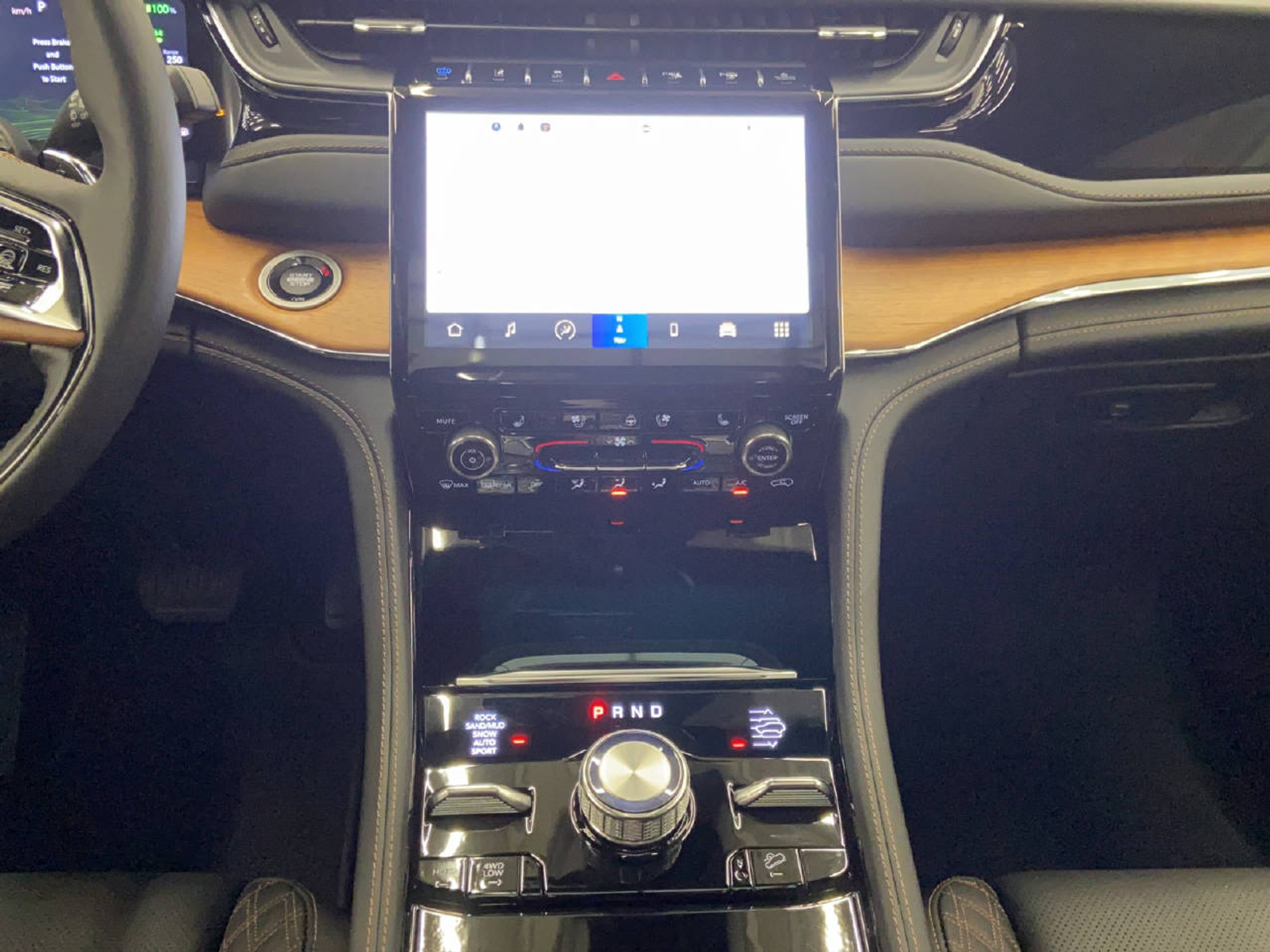 listing desktop thumbnail image 6