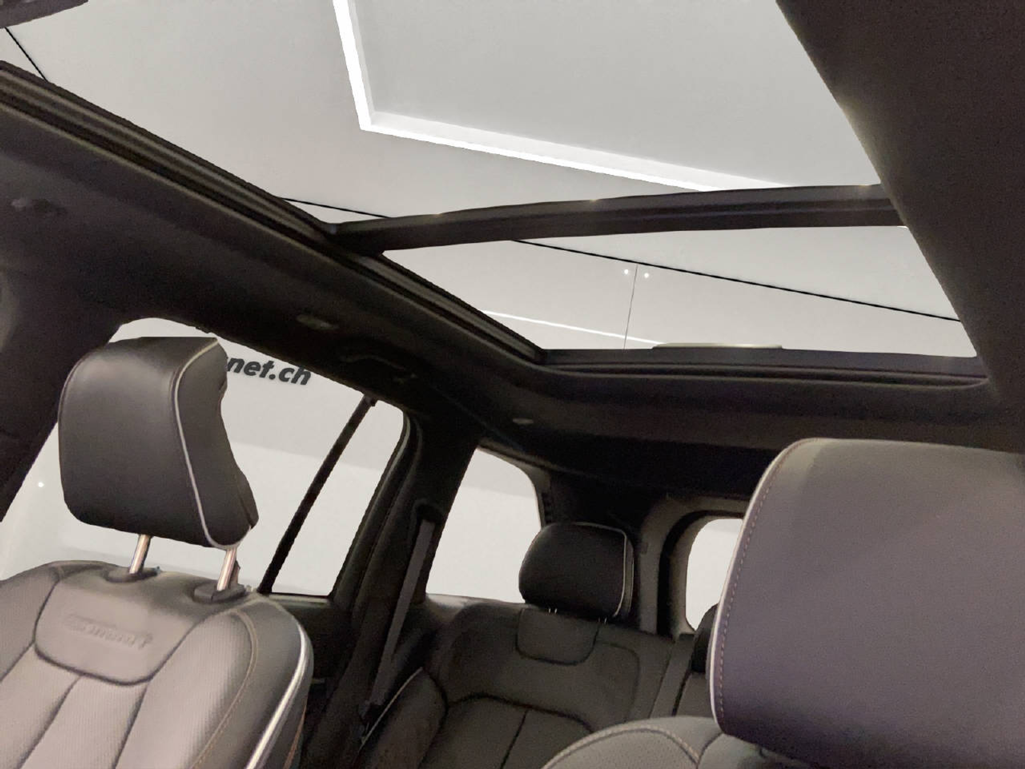 listing desktop thumbnail image 12