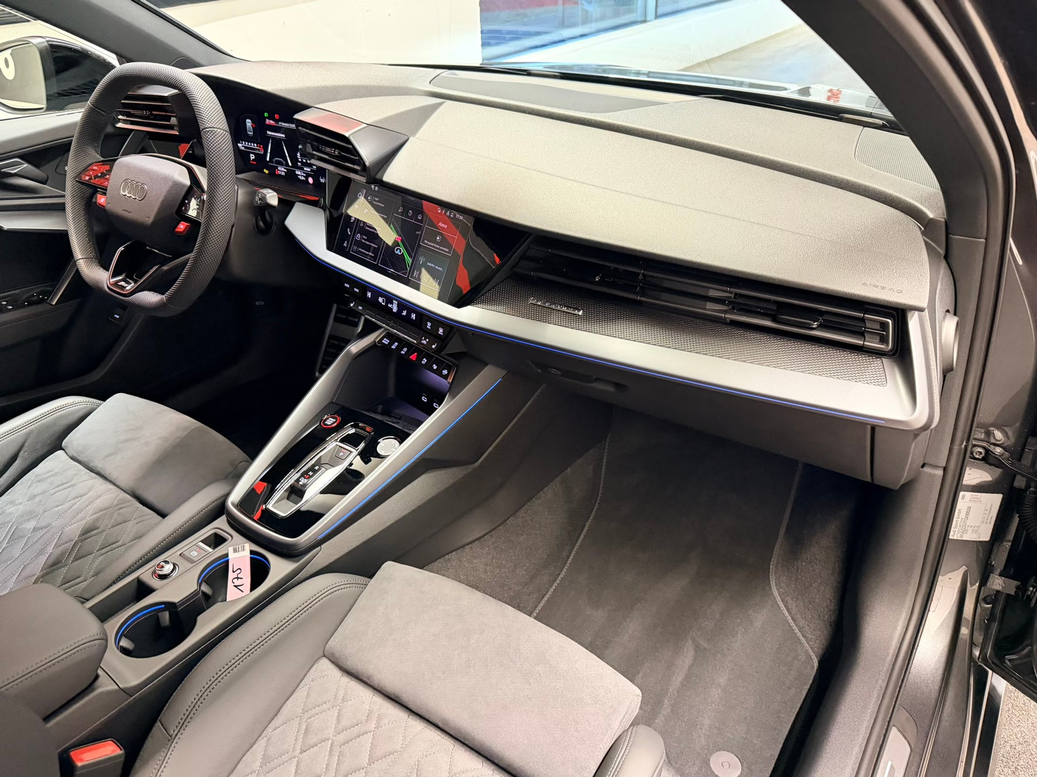 listing desktop thumbnail image 18