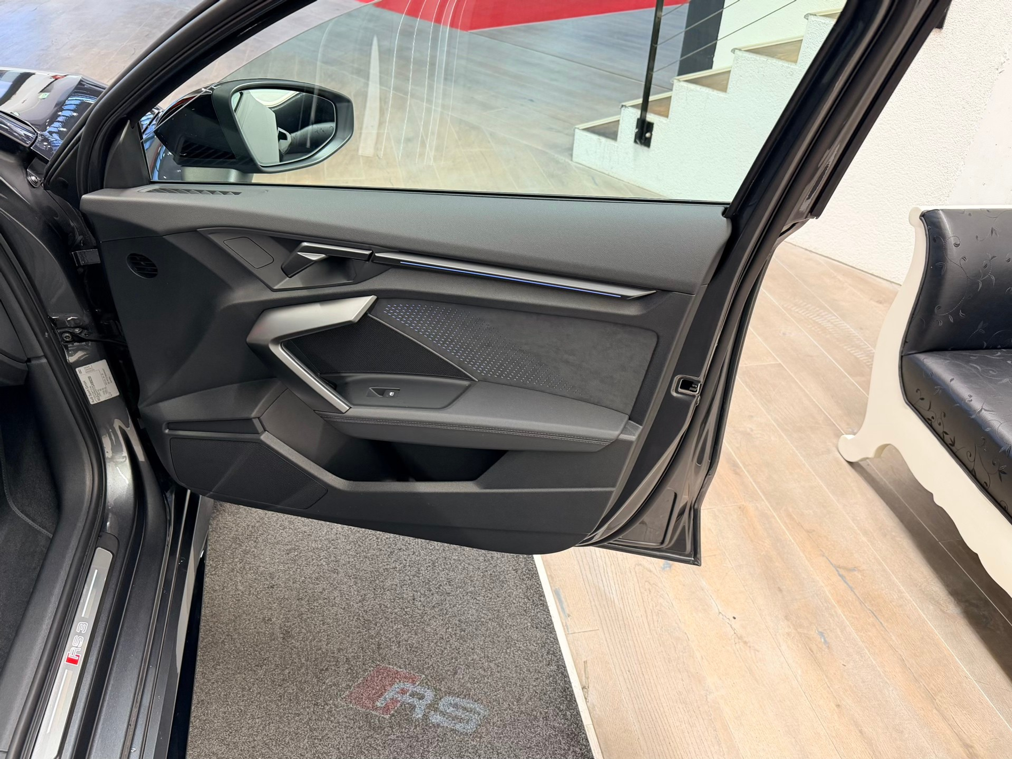 listing desktop thumbnail image 20