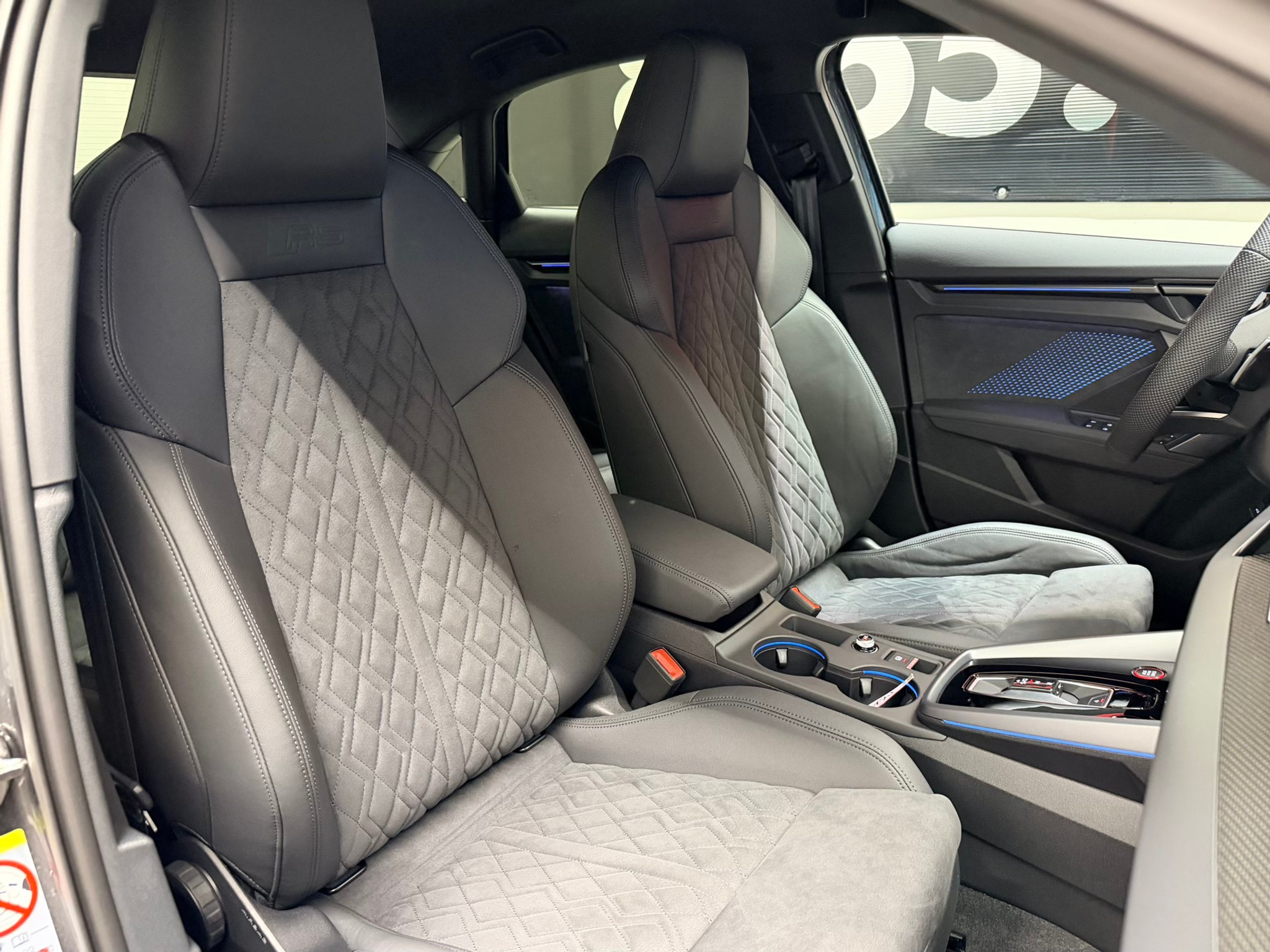 listing desktop thumbnail image 21