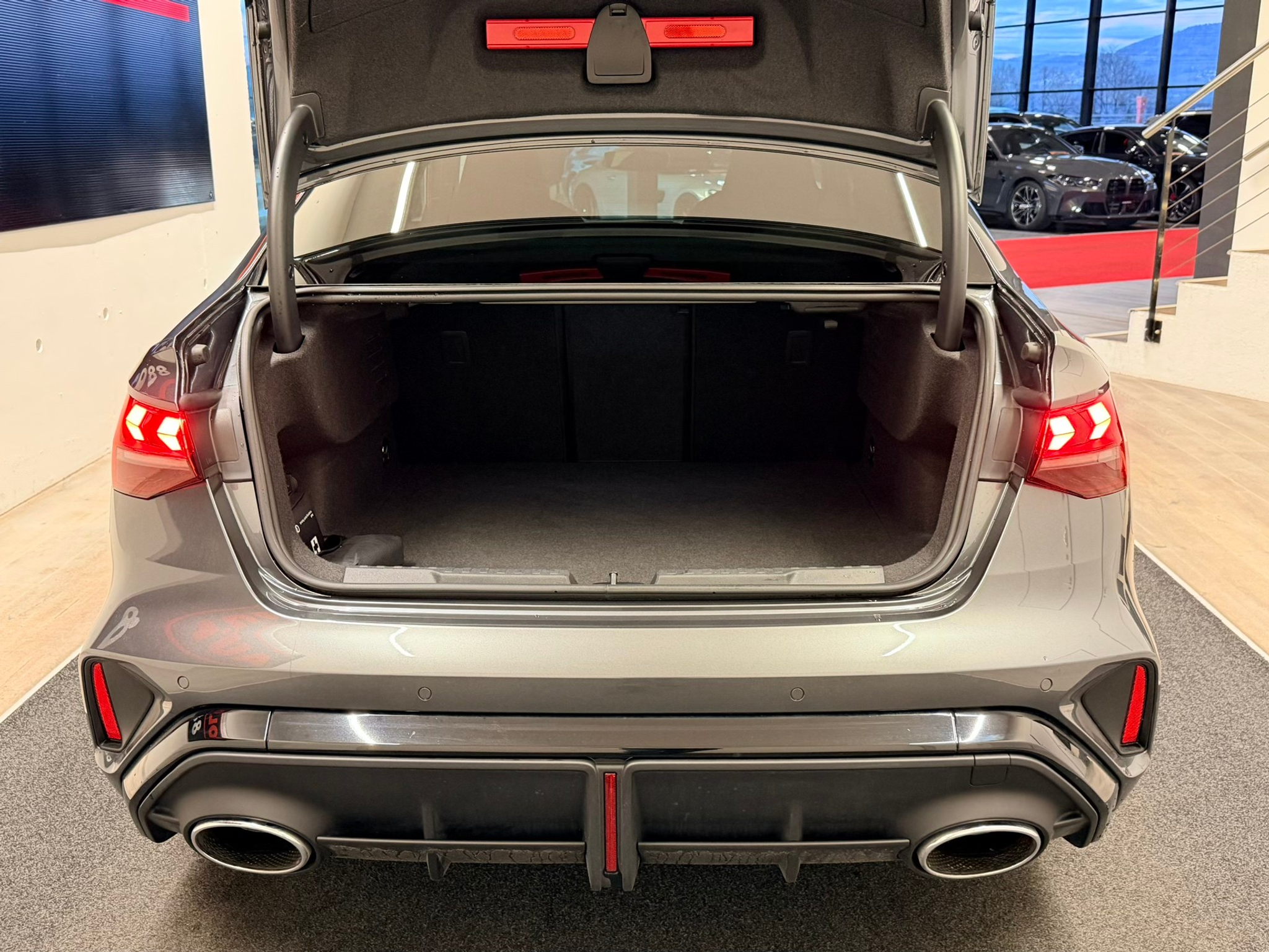 listing desktop thumbnail image 10