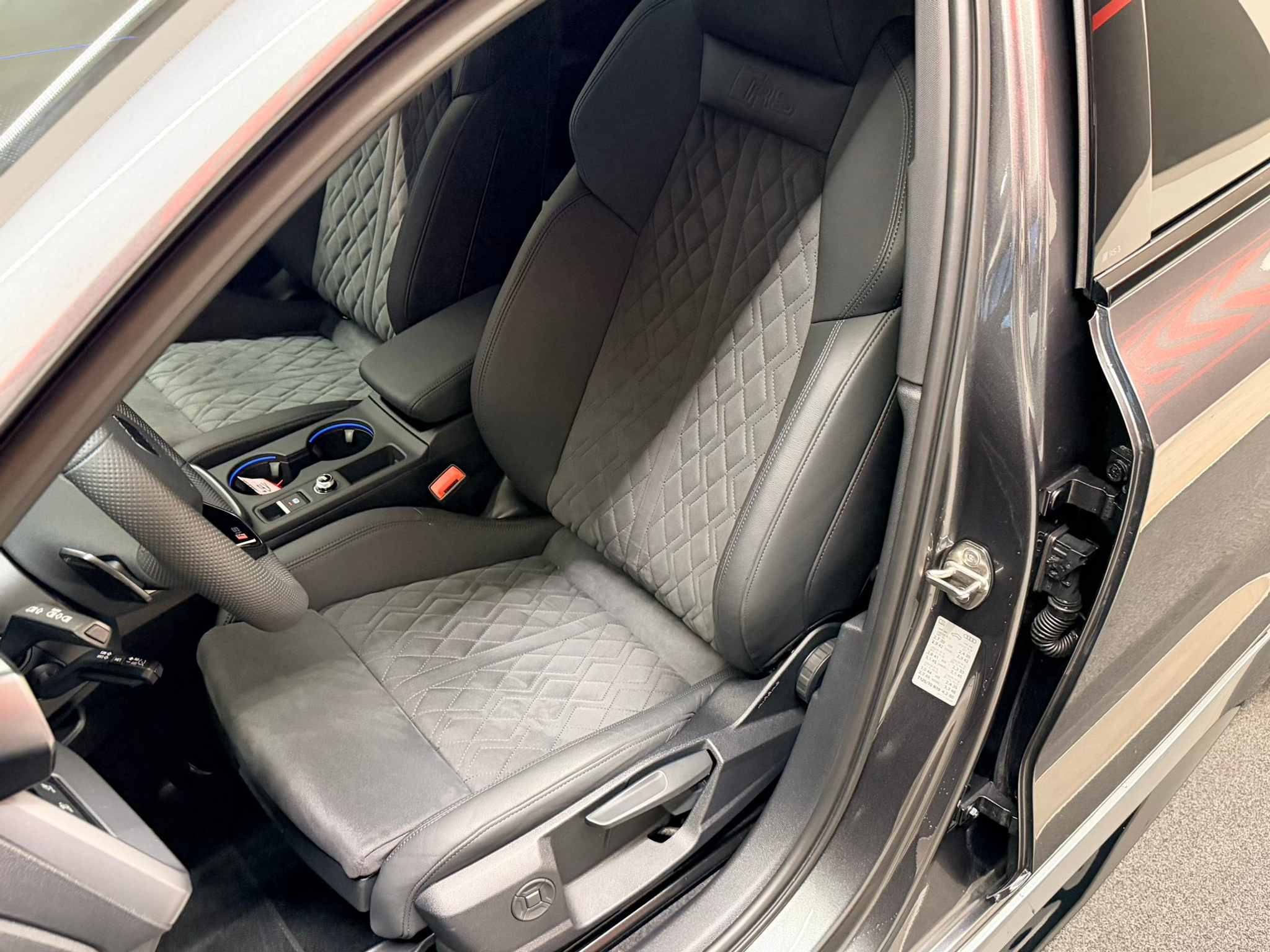 listing desktop thumbnail image 15