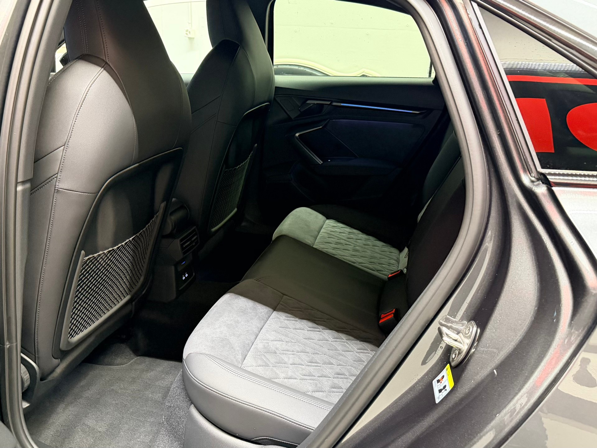 listing desktop thumbnail image 16