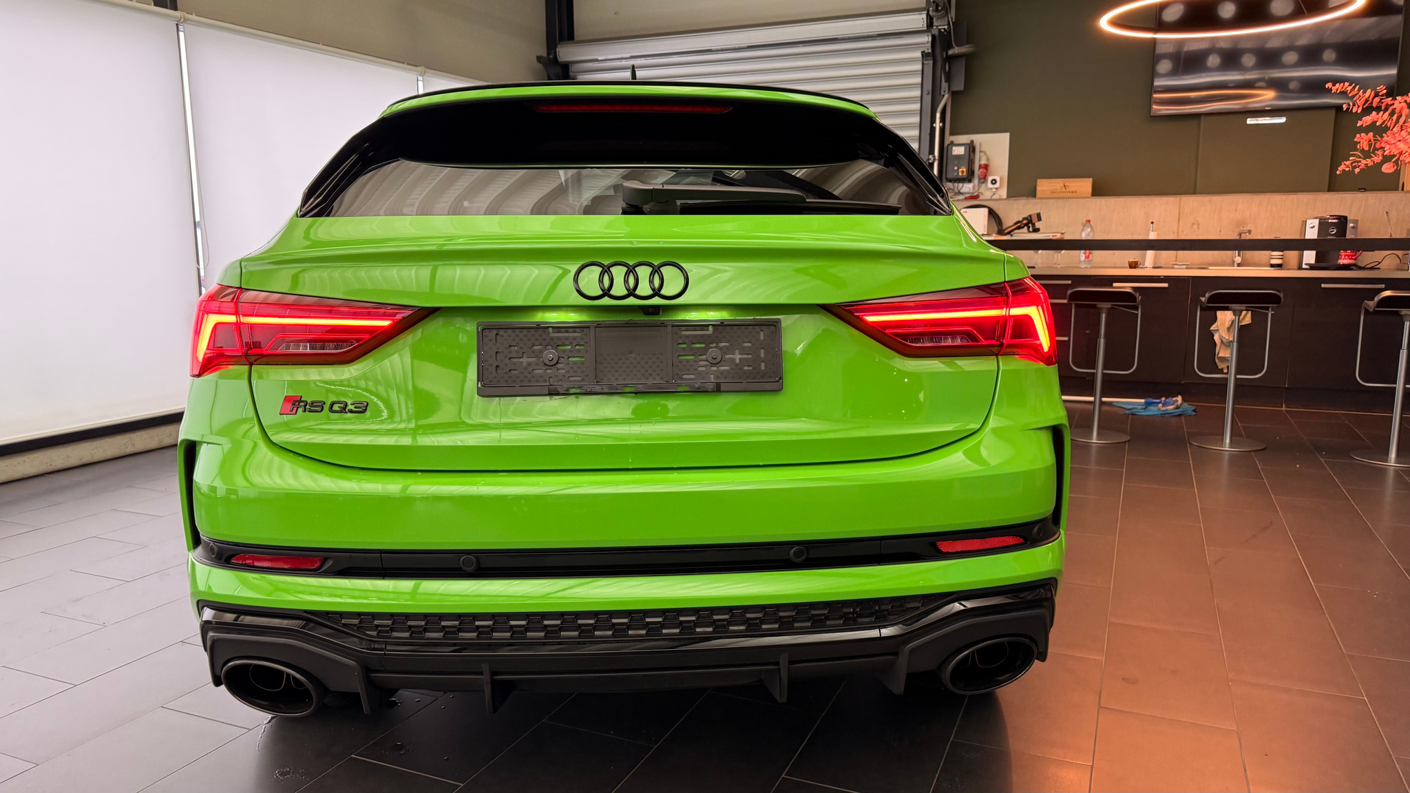 listing desktop thumbnail image 5