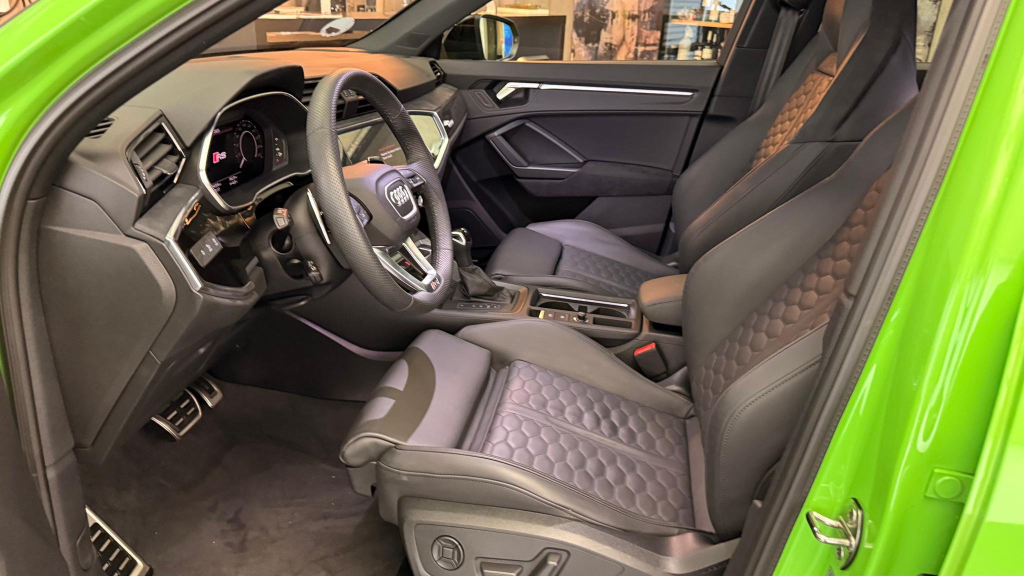 listing desktop thumbnail image 17