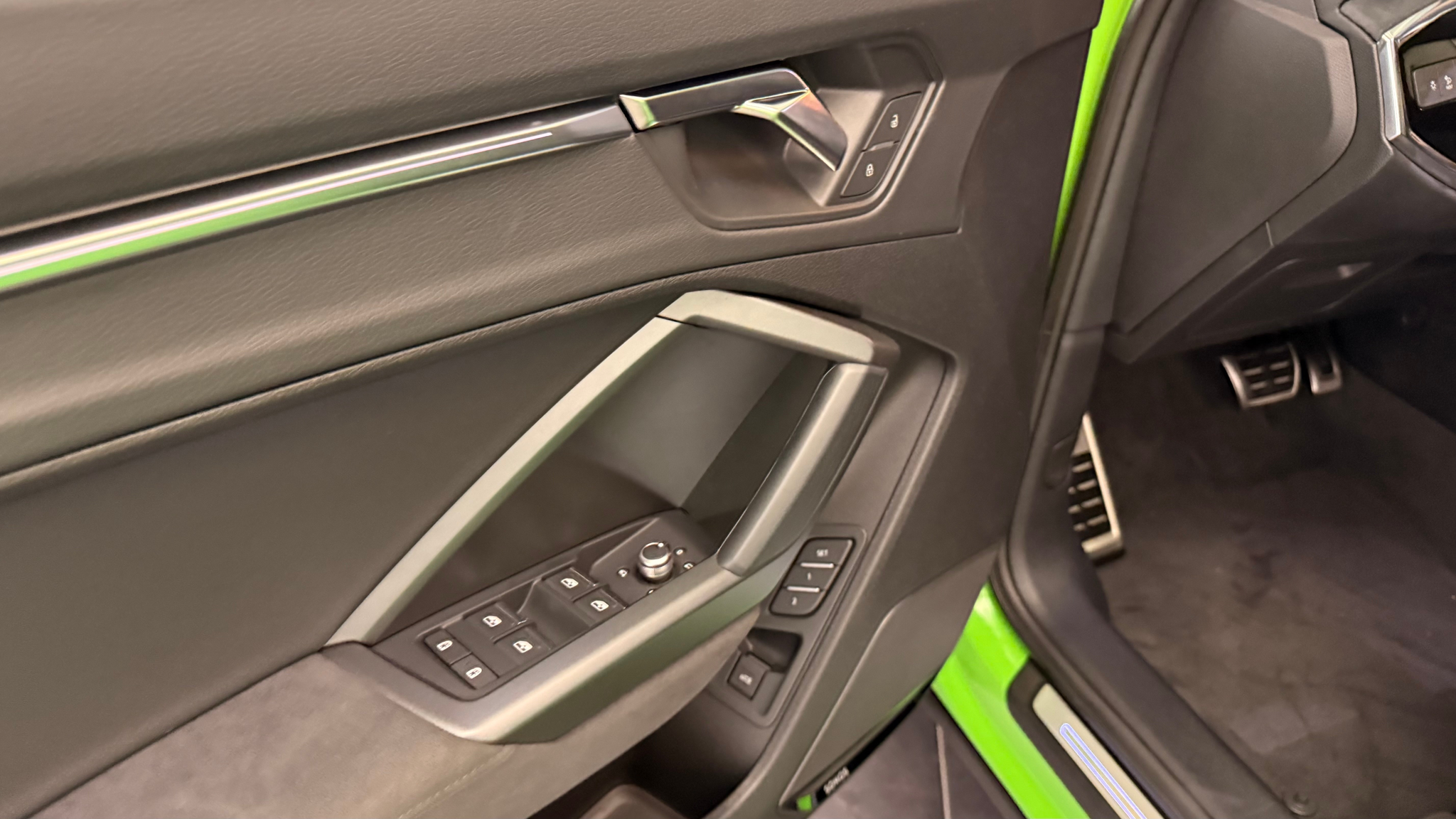 listing desktop thumbnail image 16