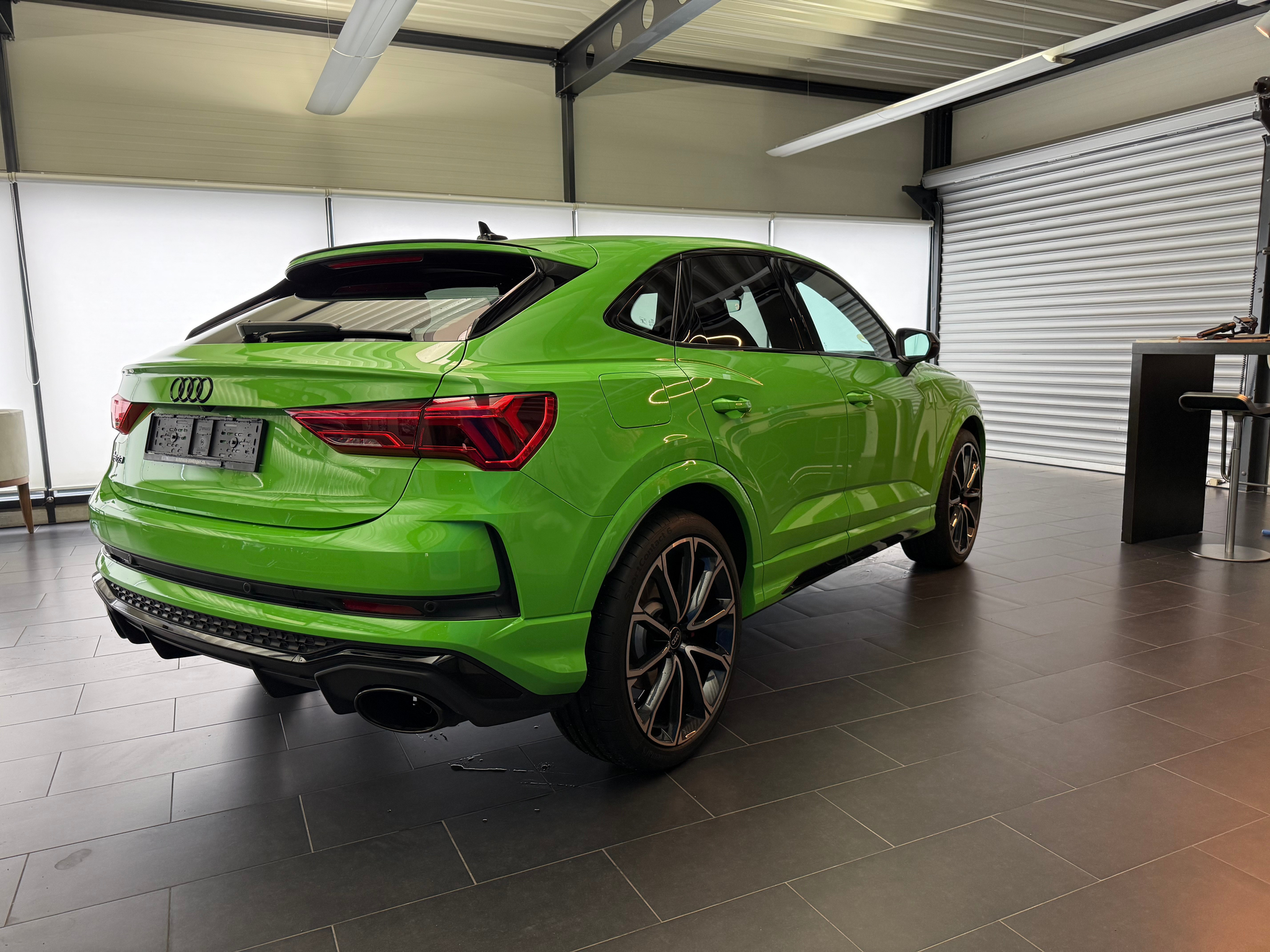 listing desktop thumbnail image 25