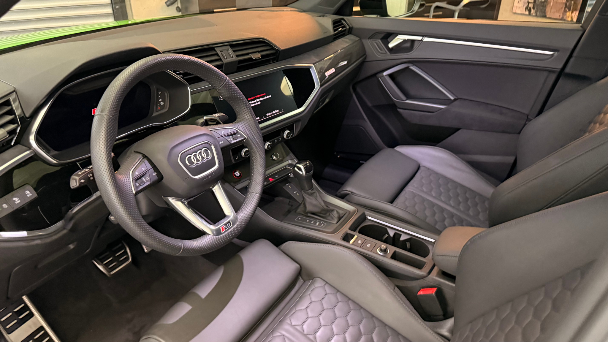 listing desktop thumbnail image 18