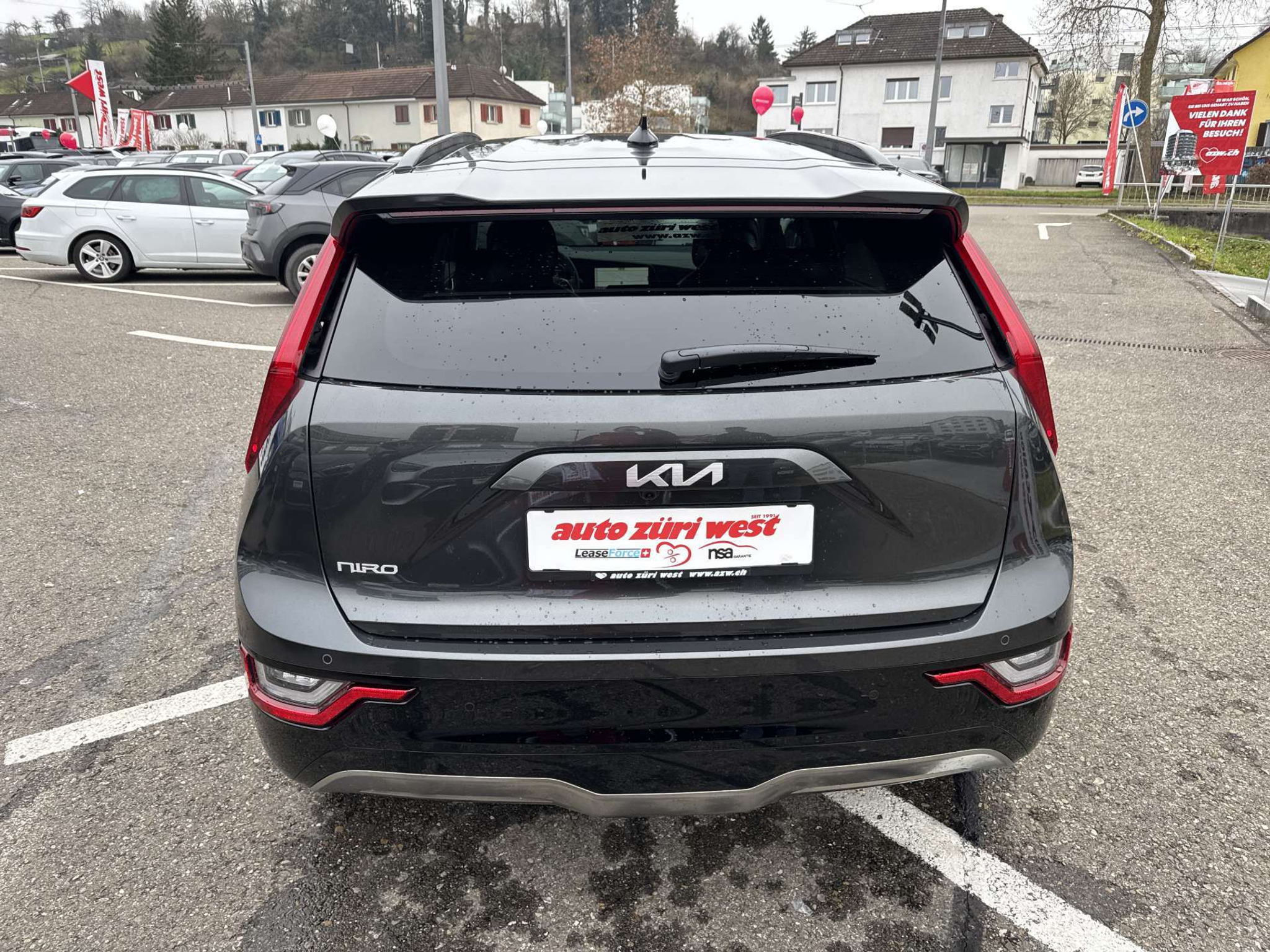 listing desktop thumbnail image 14