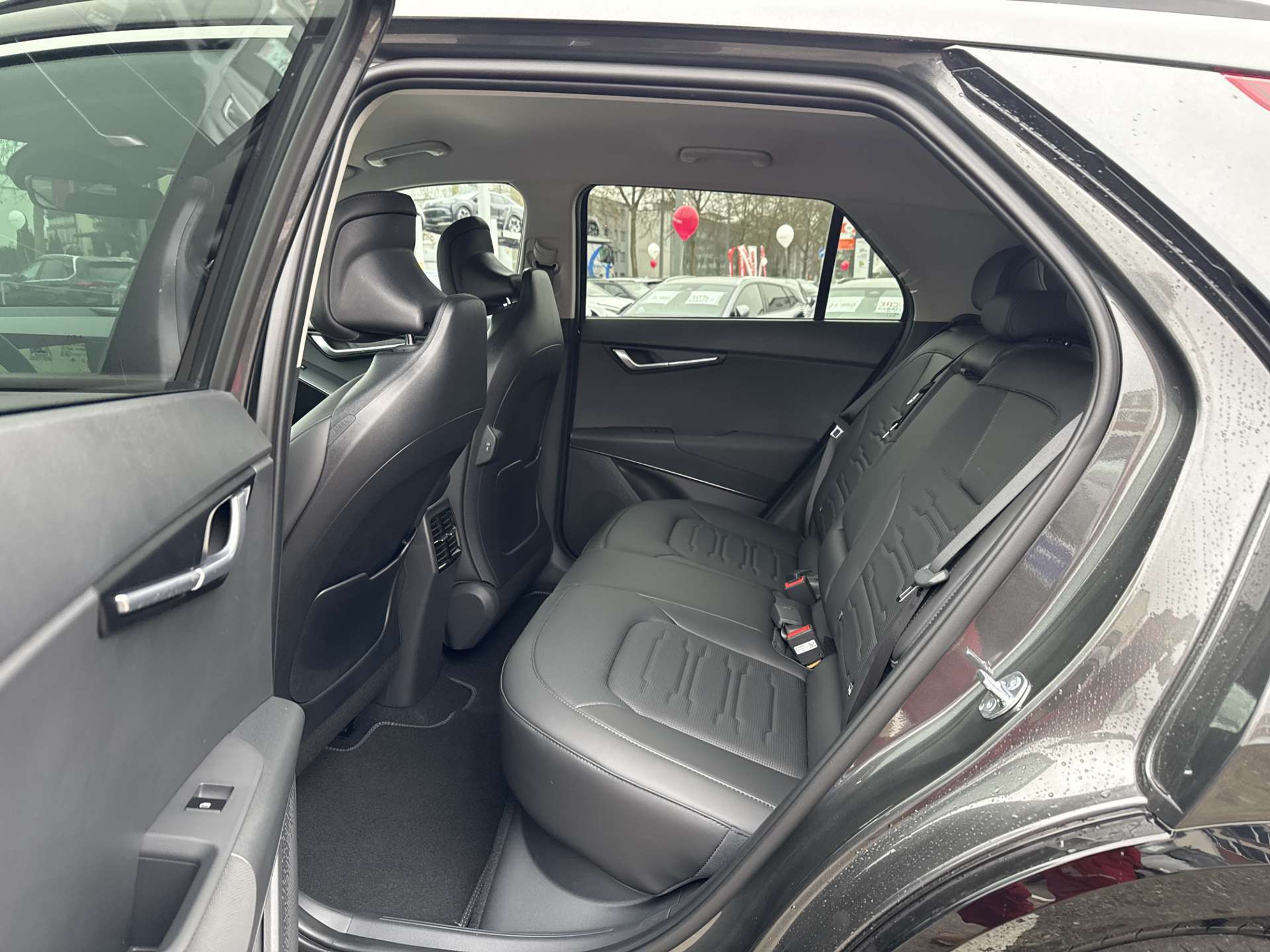 listing desktop thumbnail image 6