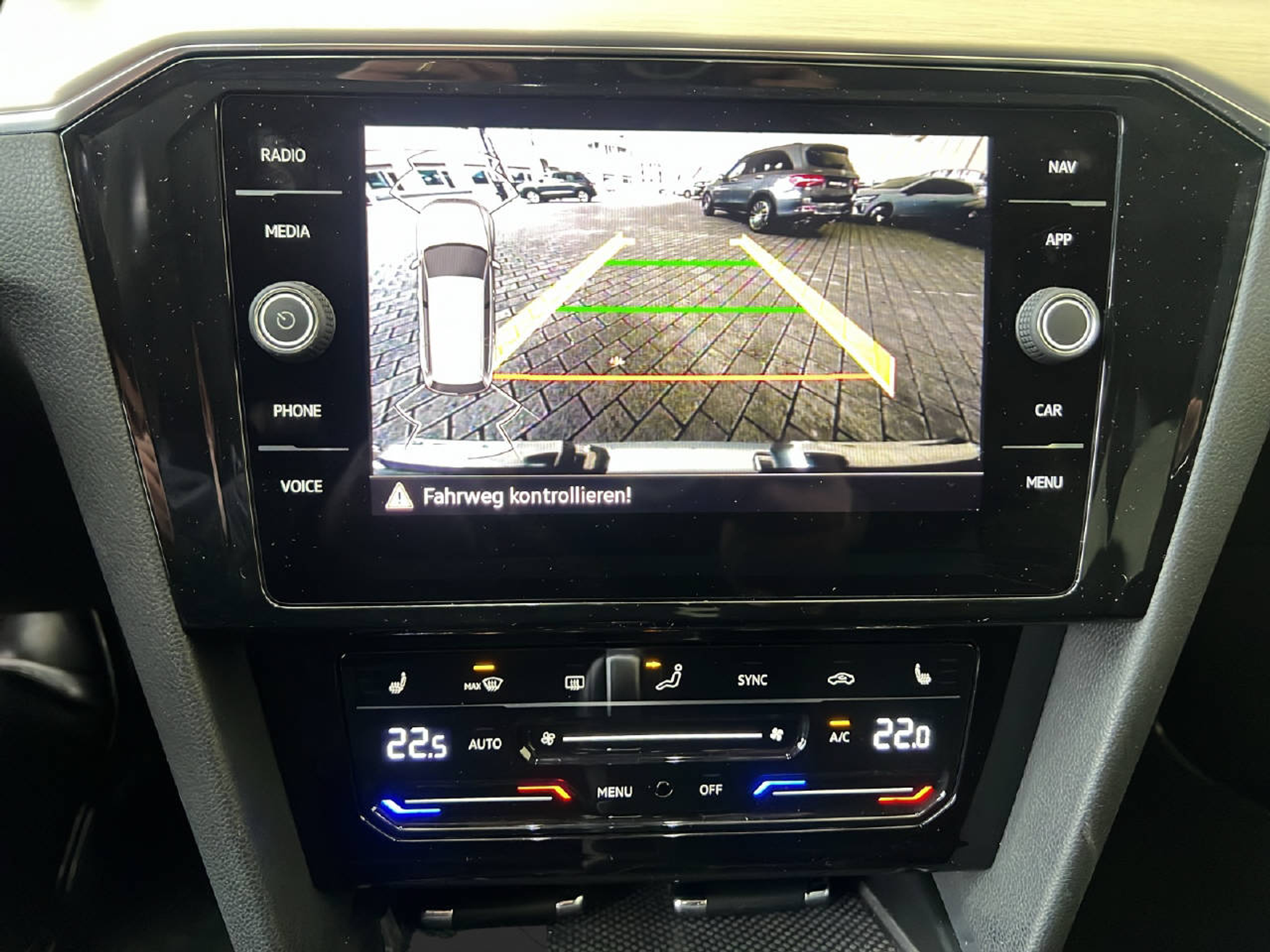 listing desktop thumbnail image 17