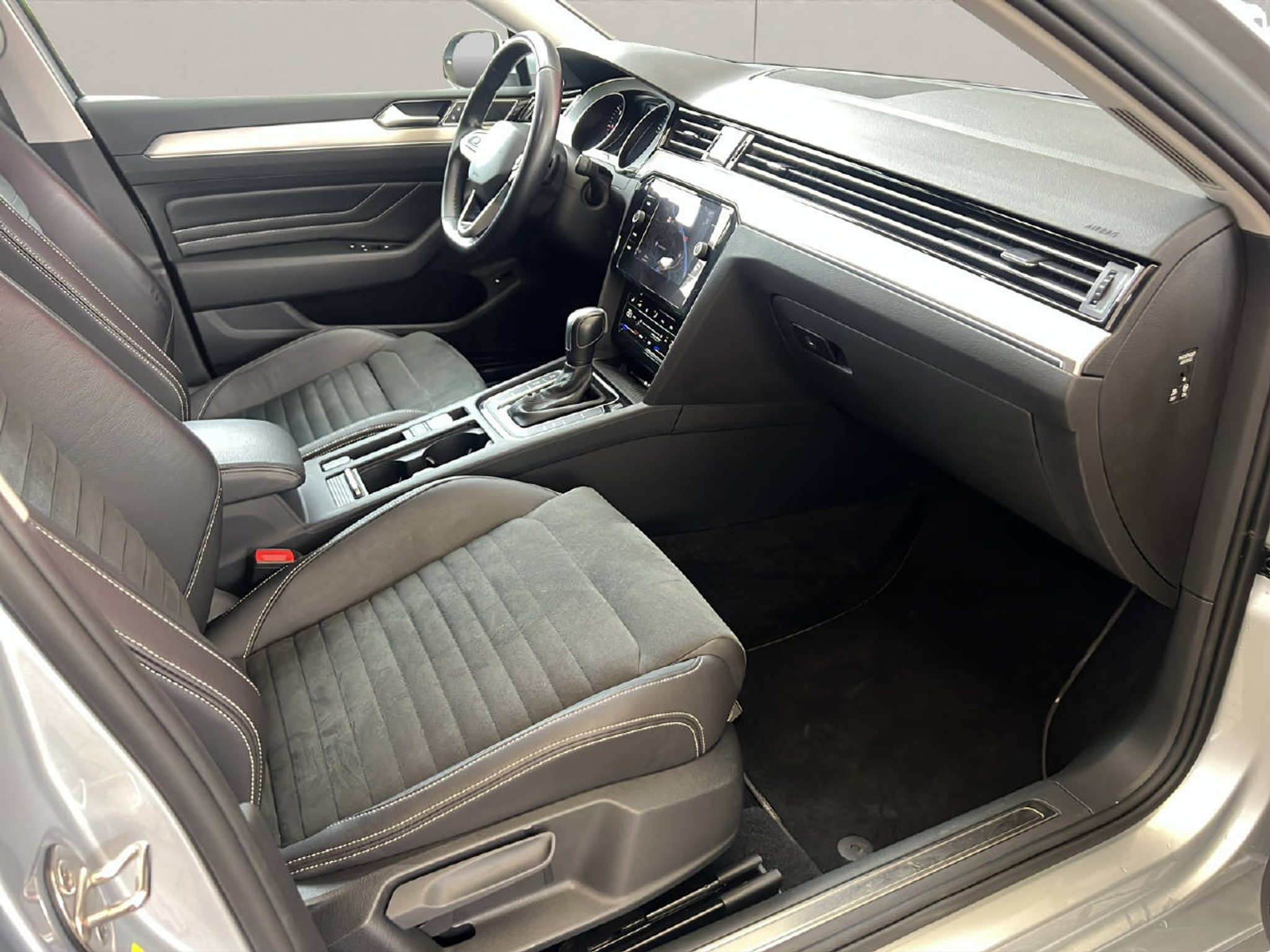 listing desktop thumbnail image 11