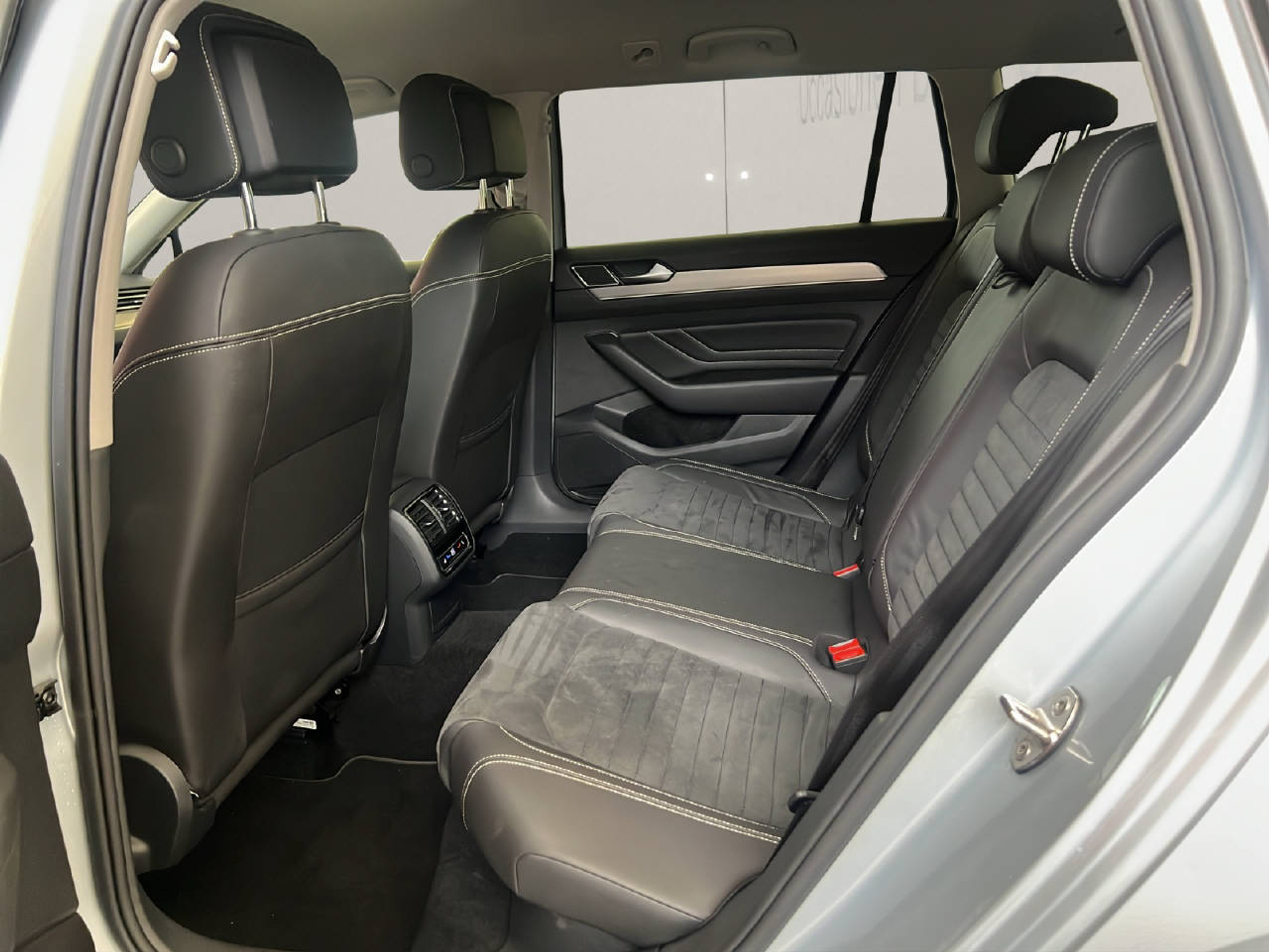 listing desktop thumbnail image 19