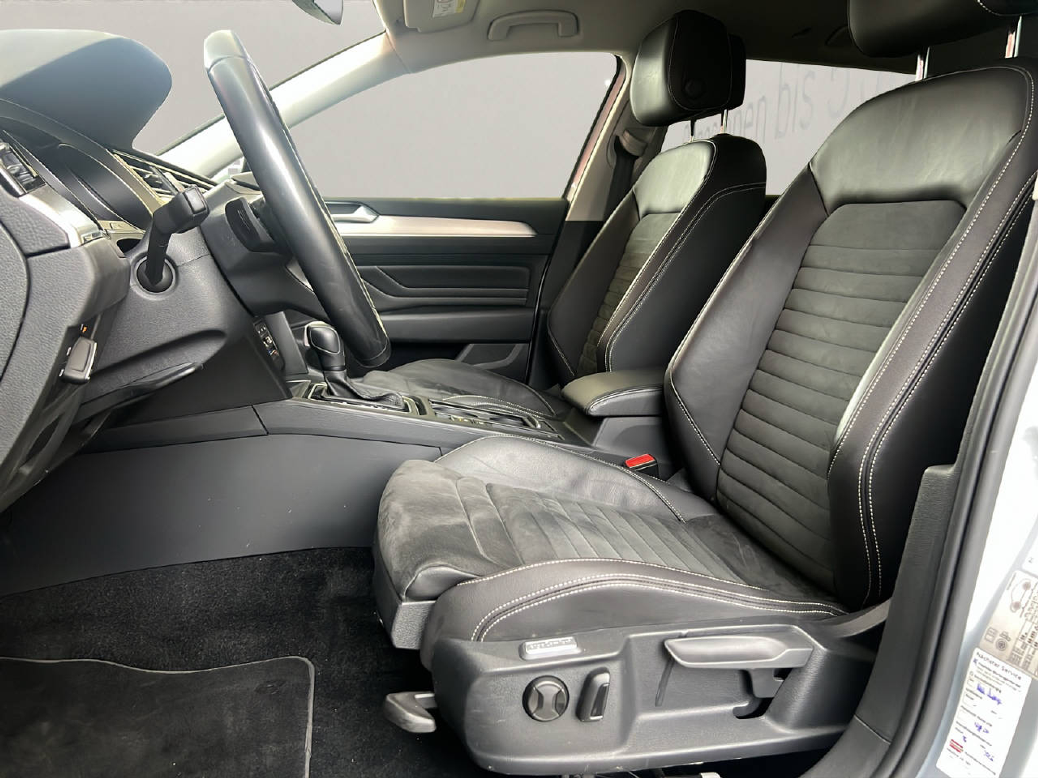 listing desktop thumbnail image 12