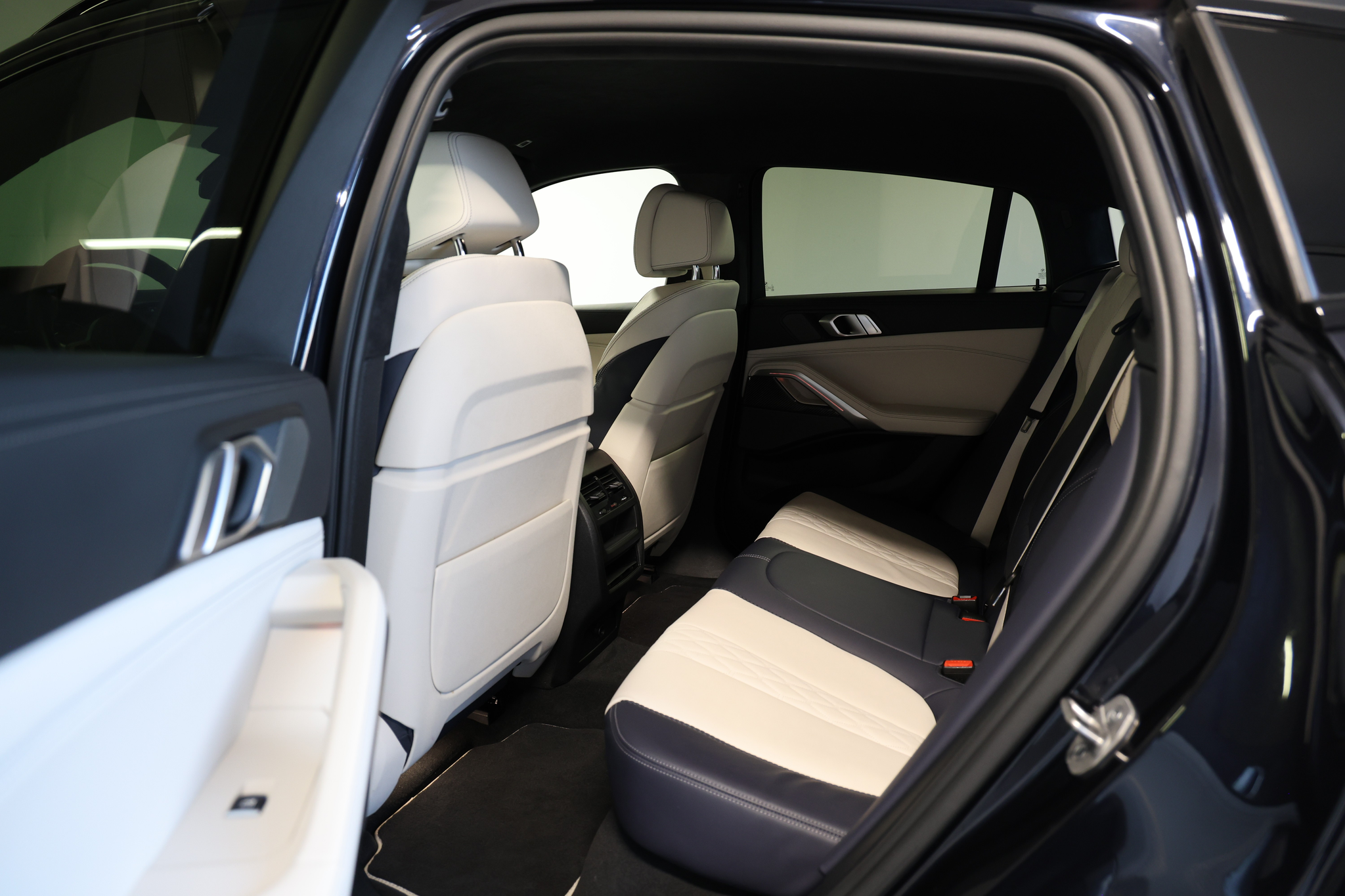 listing desktop thumbnail image 16